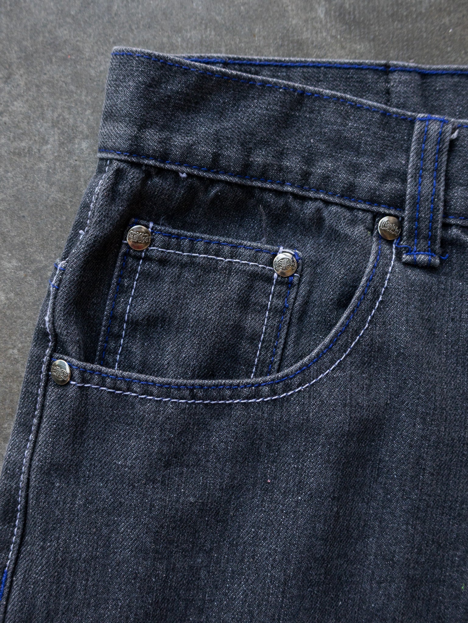 Vintage Dark Wash Urban Label Denim Shorts (W34)