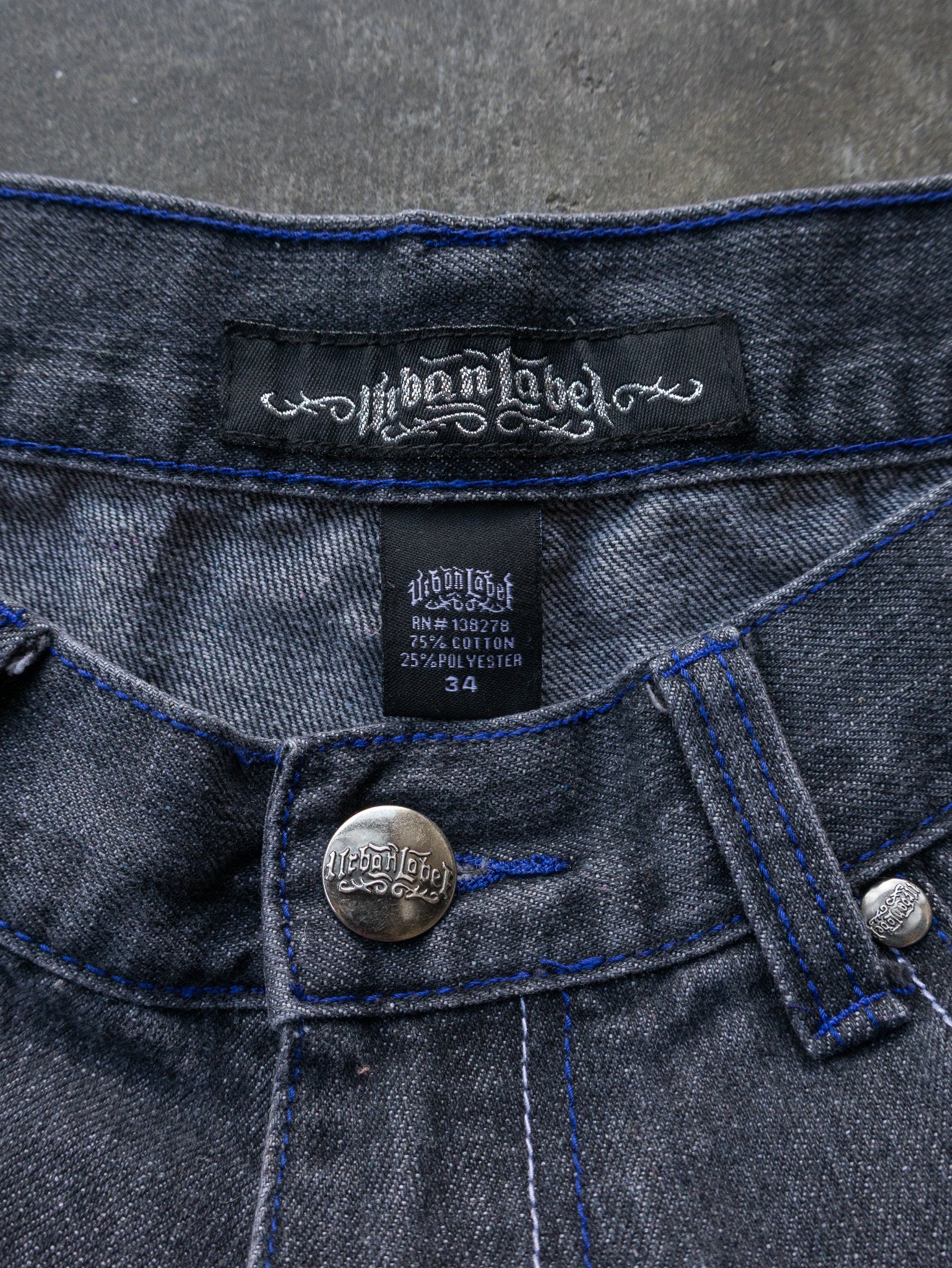 Vintage Dark Wash Urban Label Denim Shorts (W34)