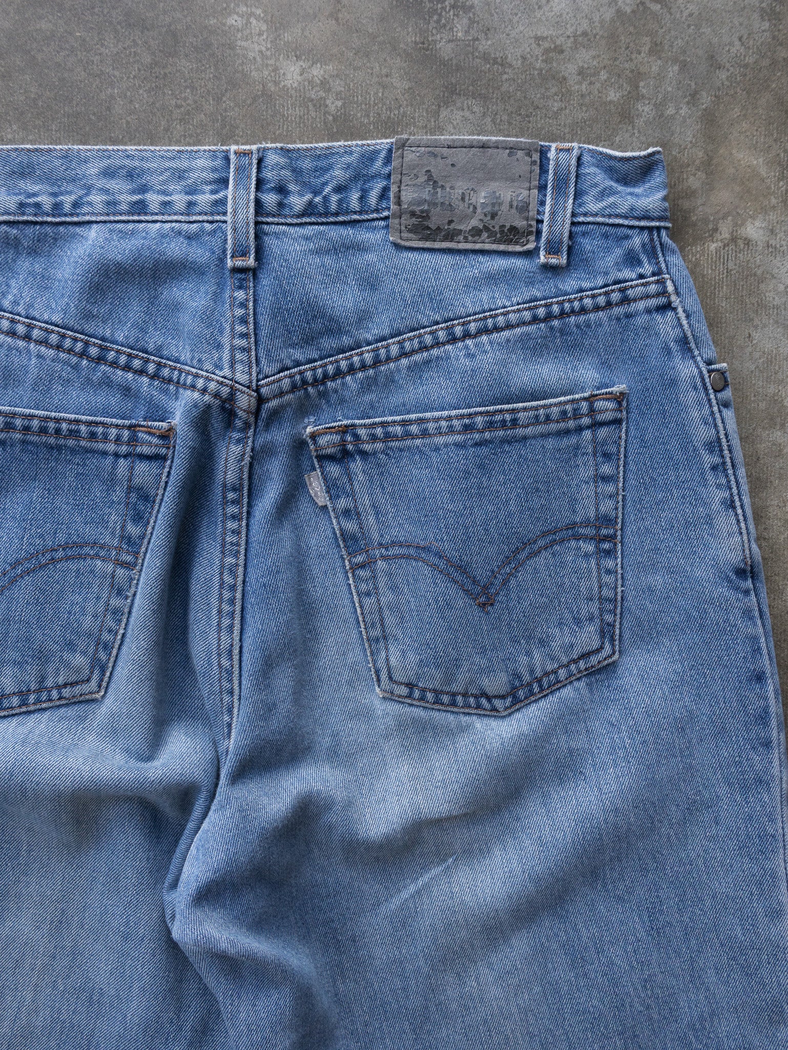 Vintage Levi’s Silver Tab Denim Shorts (W31)