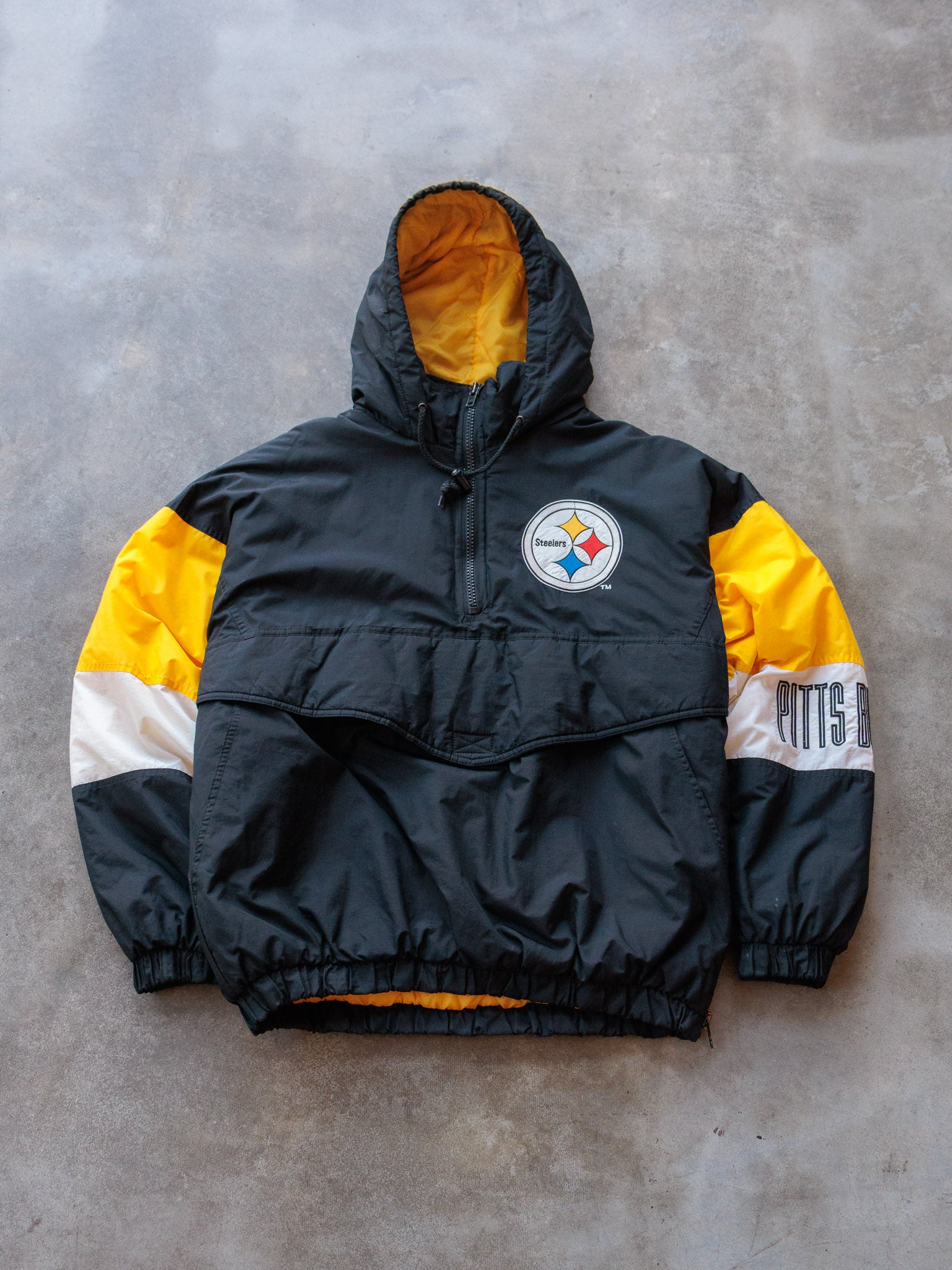 Vintage 90s Black & Yellow Pittsburgh Steelers Puffer Jacket (L)