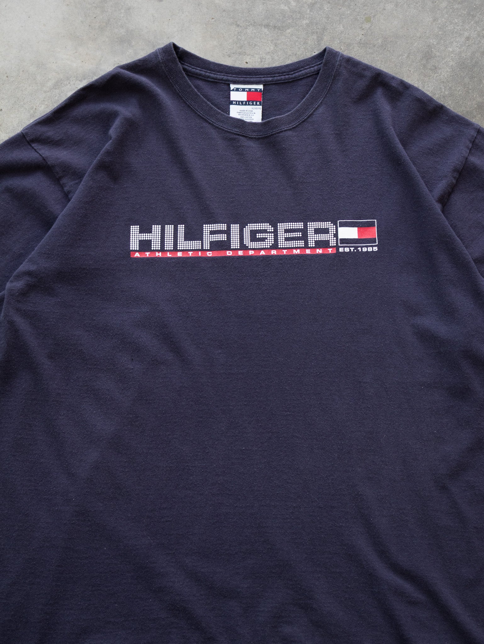 Vintage 90s Tommy Hilfiger Tee (XL)