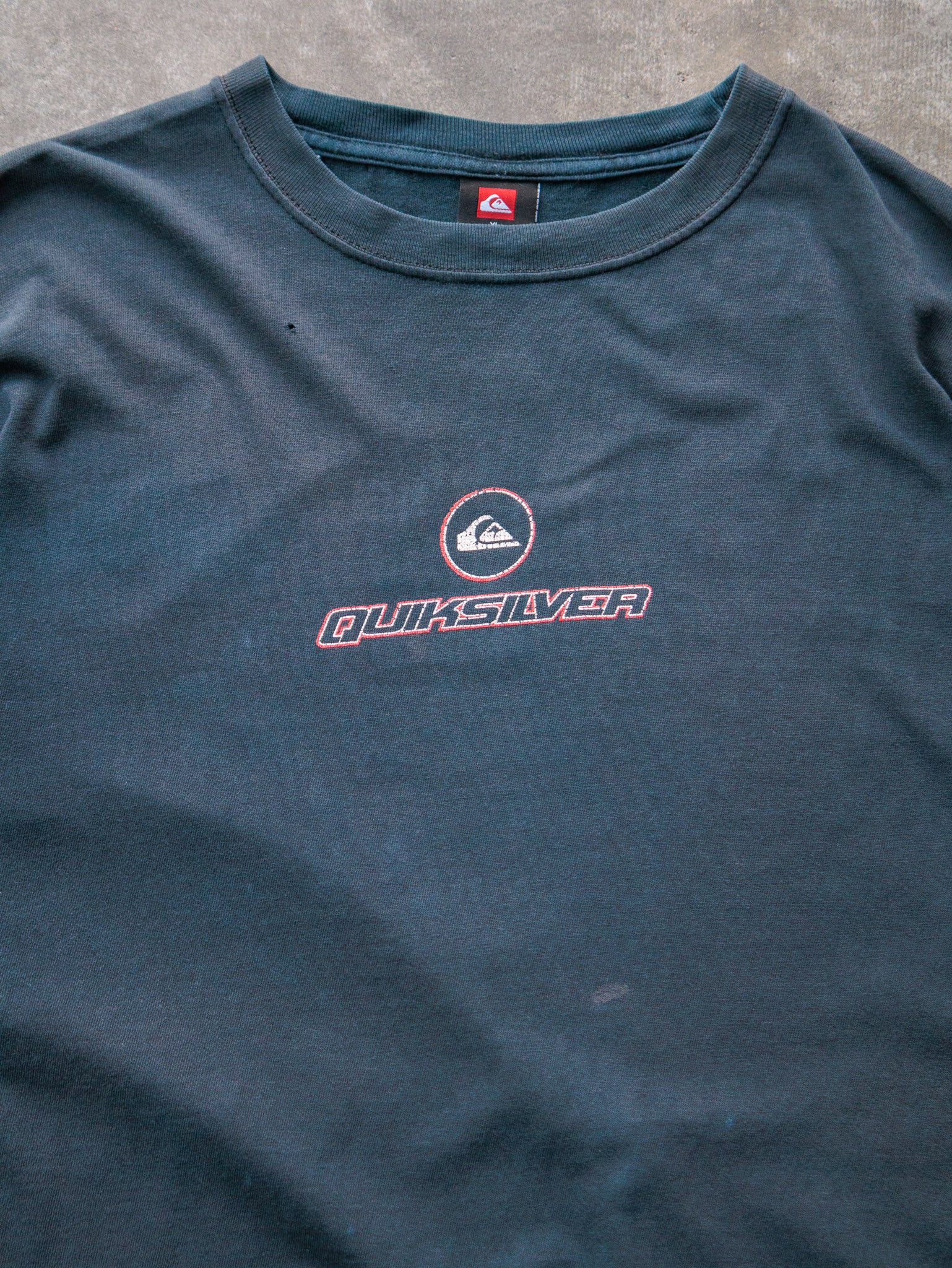 Vintage 00s Thrashed Faded Navy Quiksilver Spell Out Tee (XL)