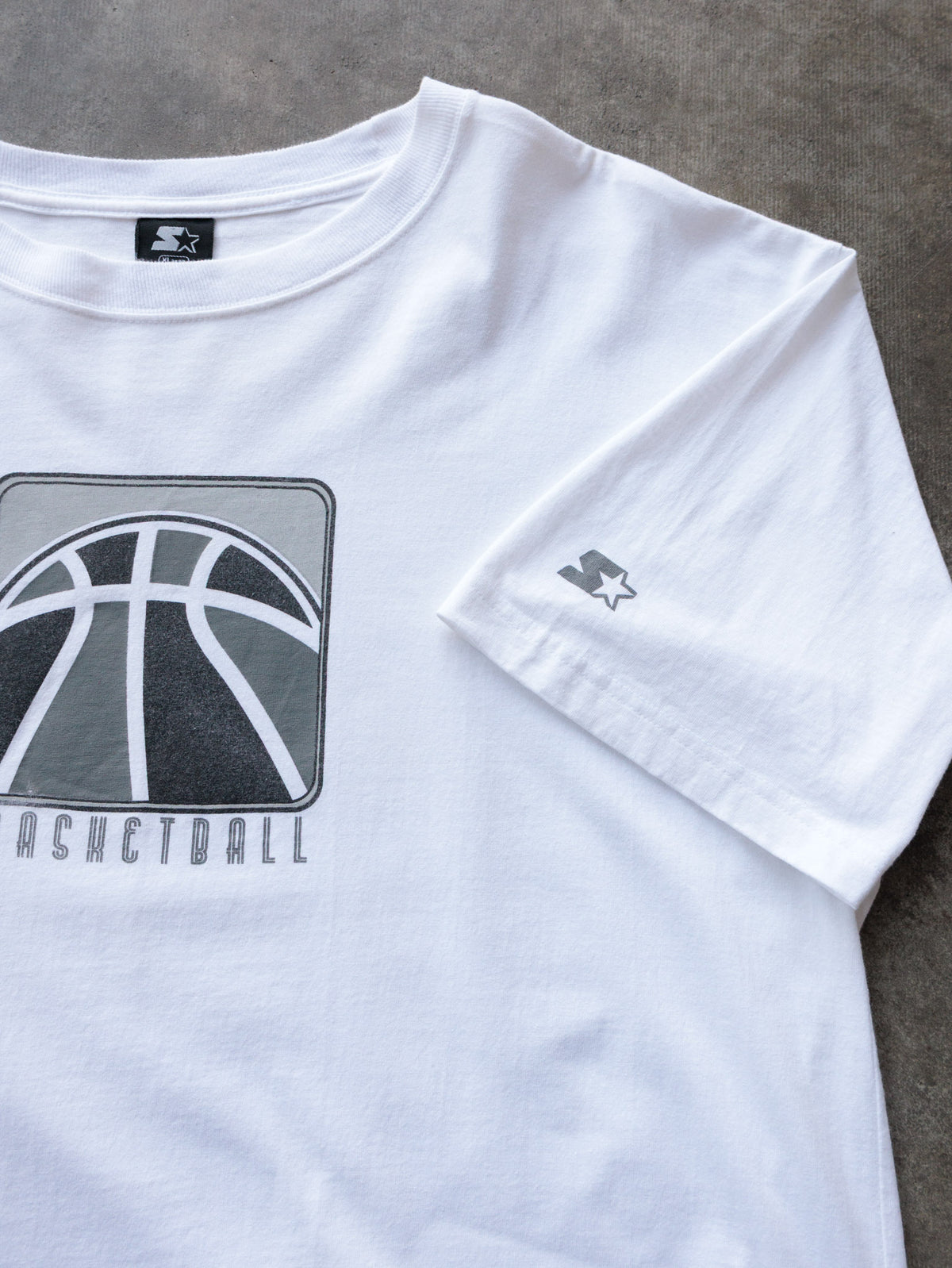 Vintage 90s White Starter Basketball Tee (XL)