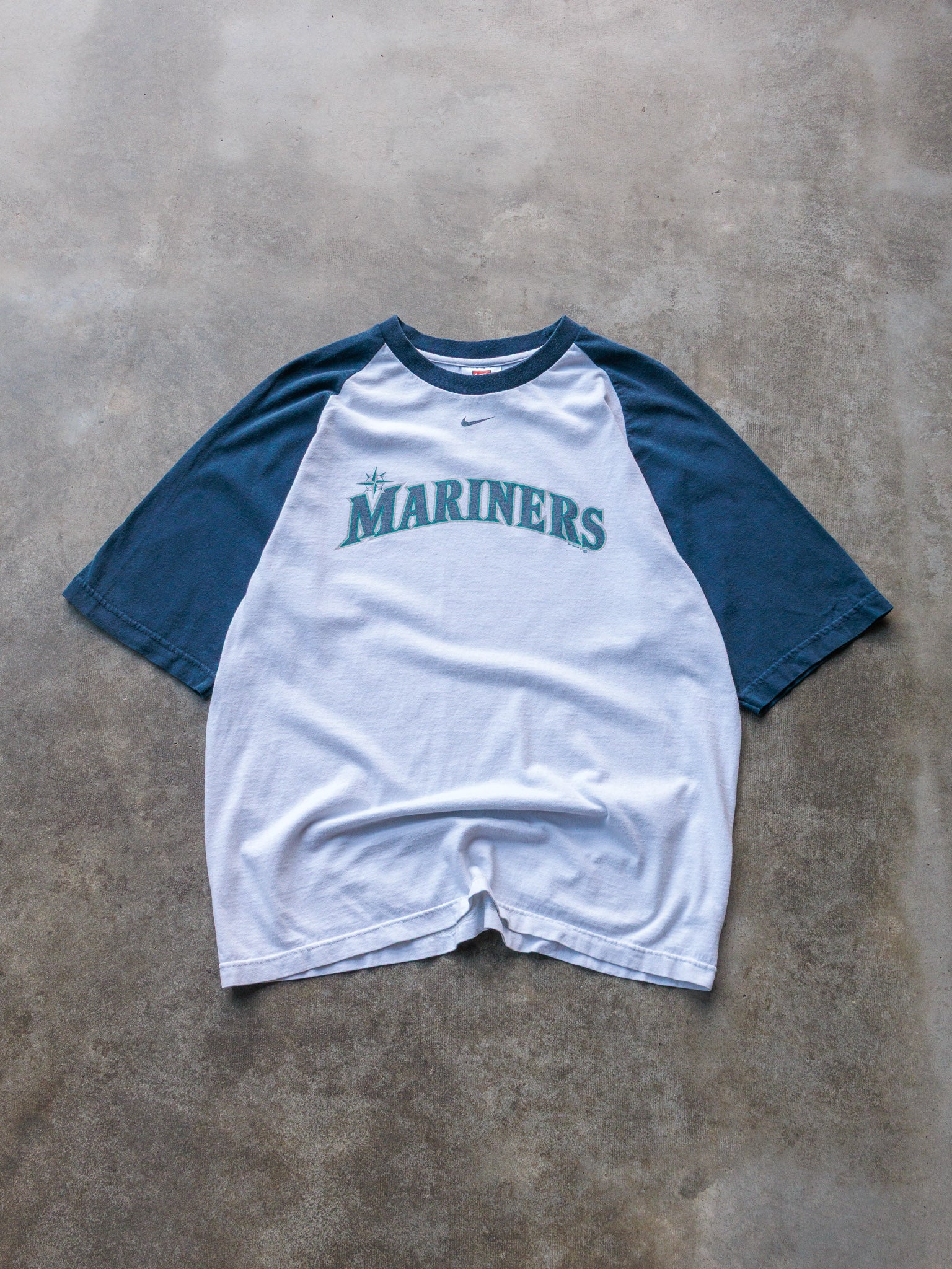 Vintage 00s White & Navy Nike Seattle Mariners Raglan Tee (M)