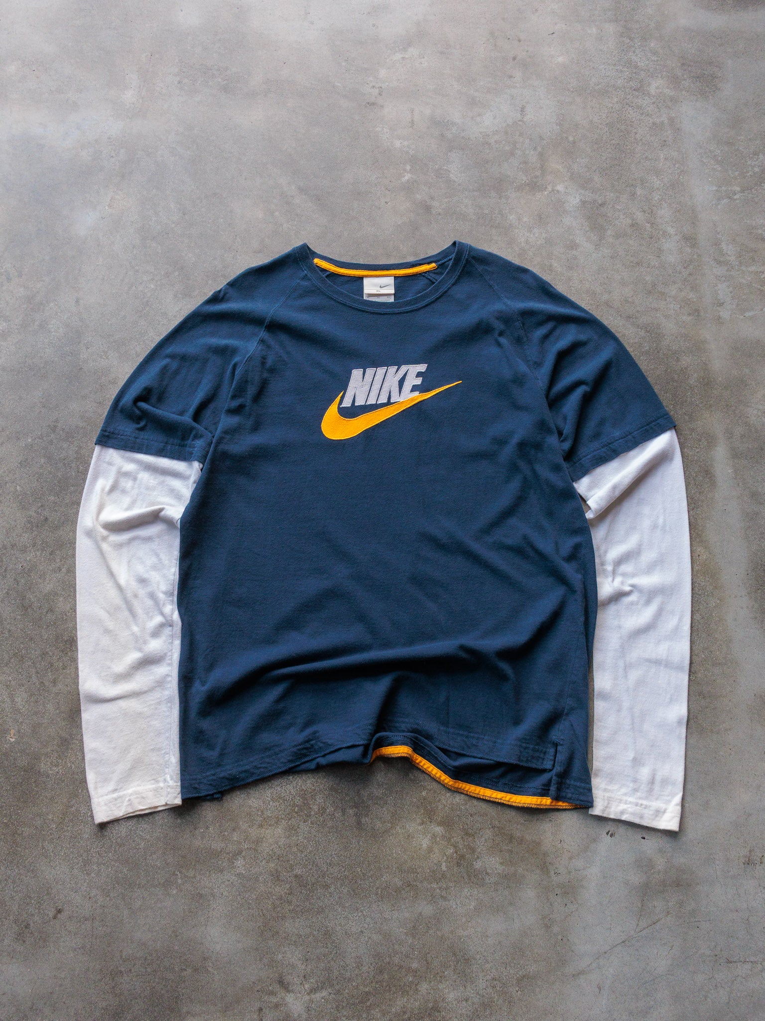 Vintage 00s Navy & White Nike Long Sleeve (XL)