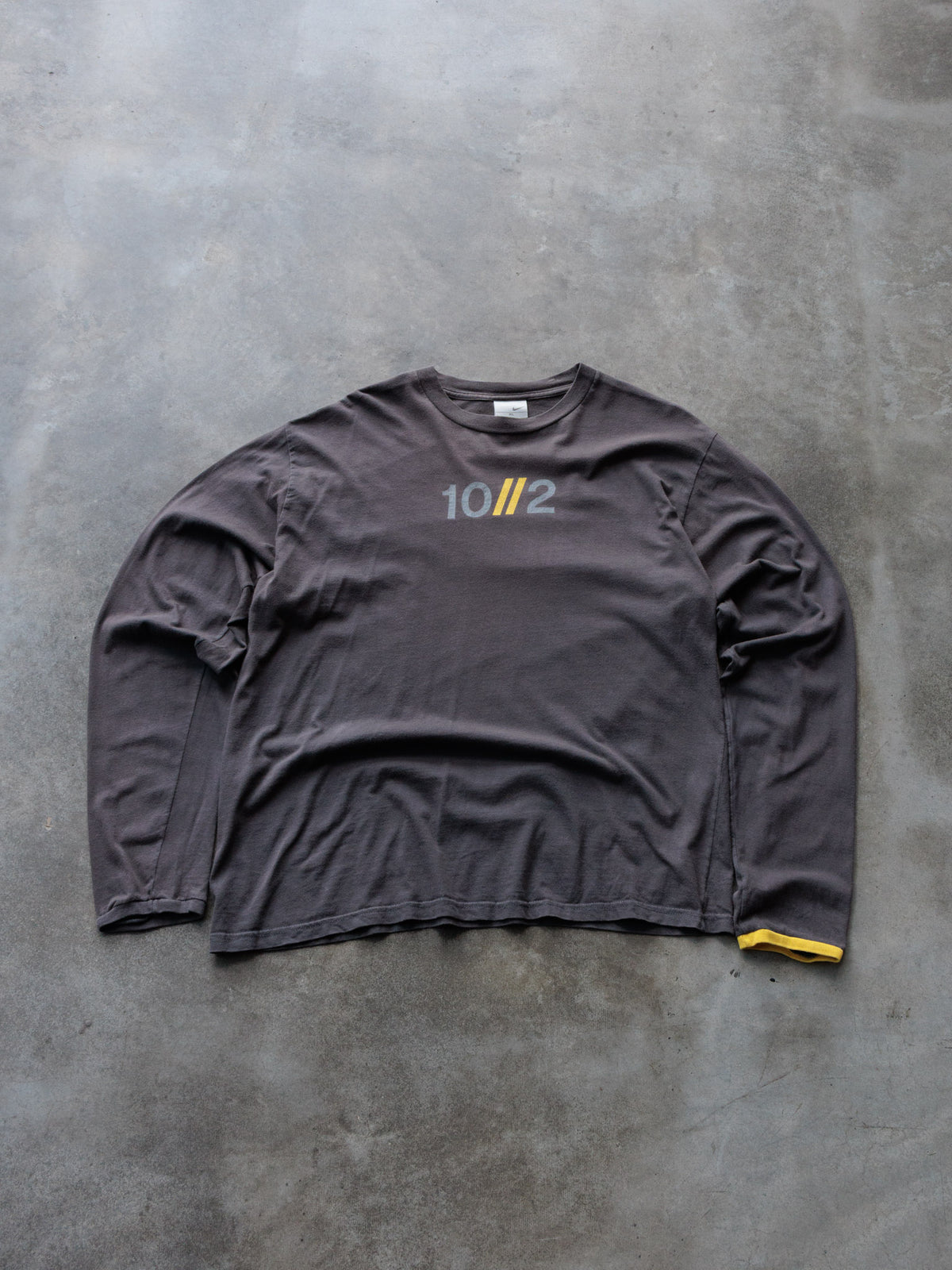 Vintage 00s Grey Nike Long Sleeve Tee (XL)