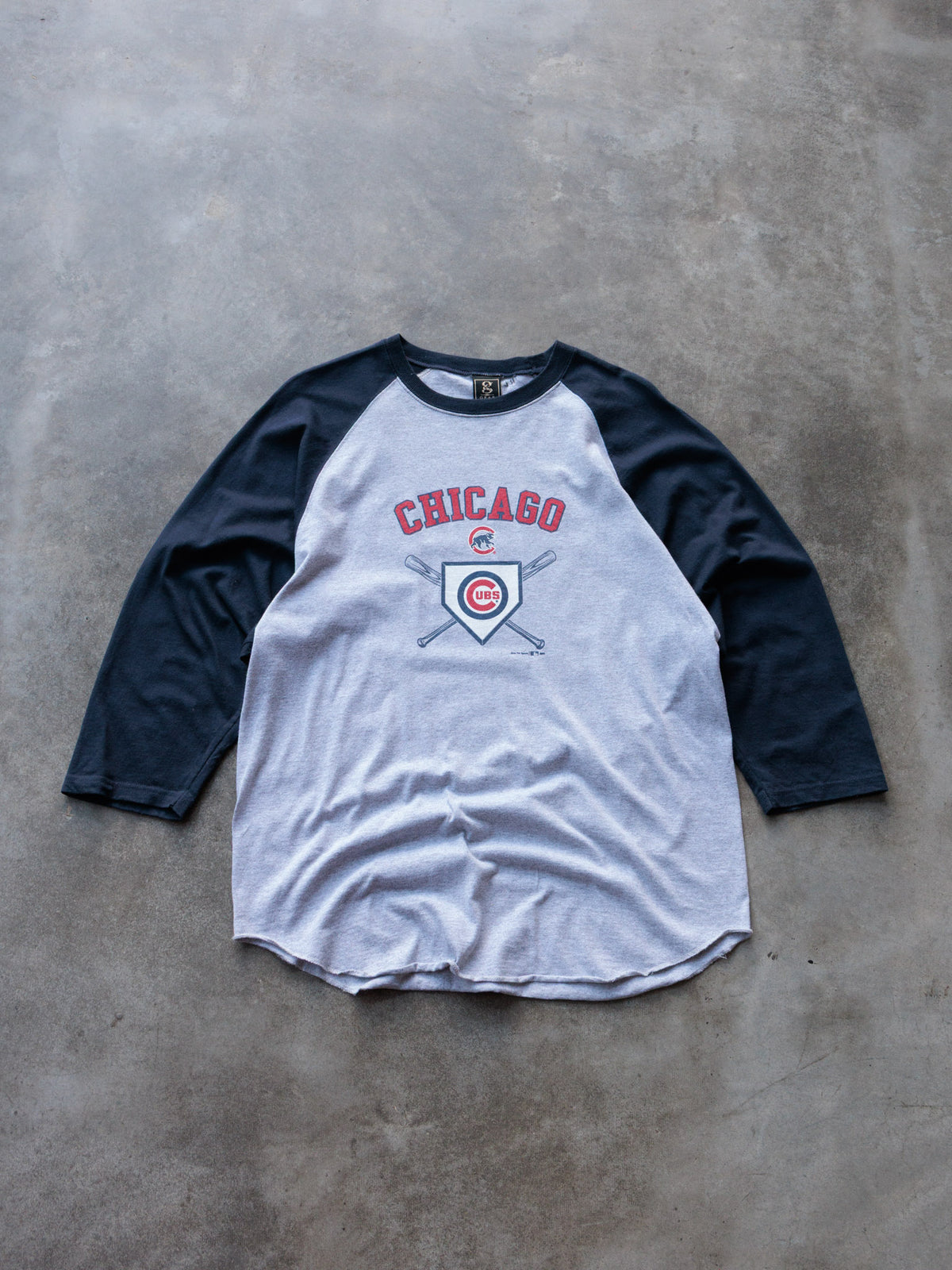 Vintage 00s Grey Chicago Cubs Raglan Tee (M)