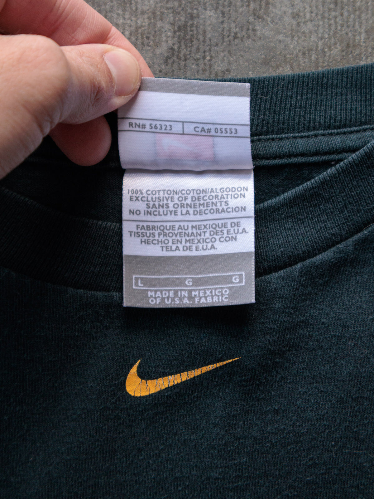 Vintage 90s Green Nike Iowa Hawkeyes Basketball Tee (L)