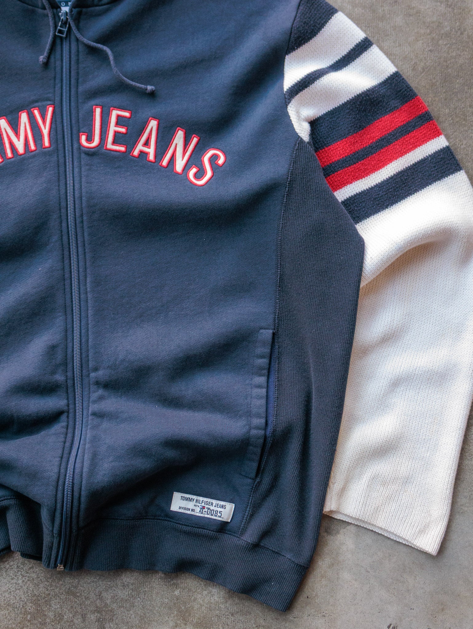 Vintage 90s Navy Tommy Hilfiger Zip Hoodie (M)