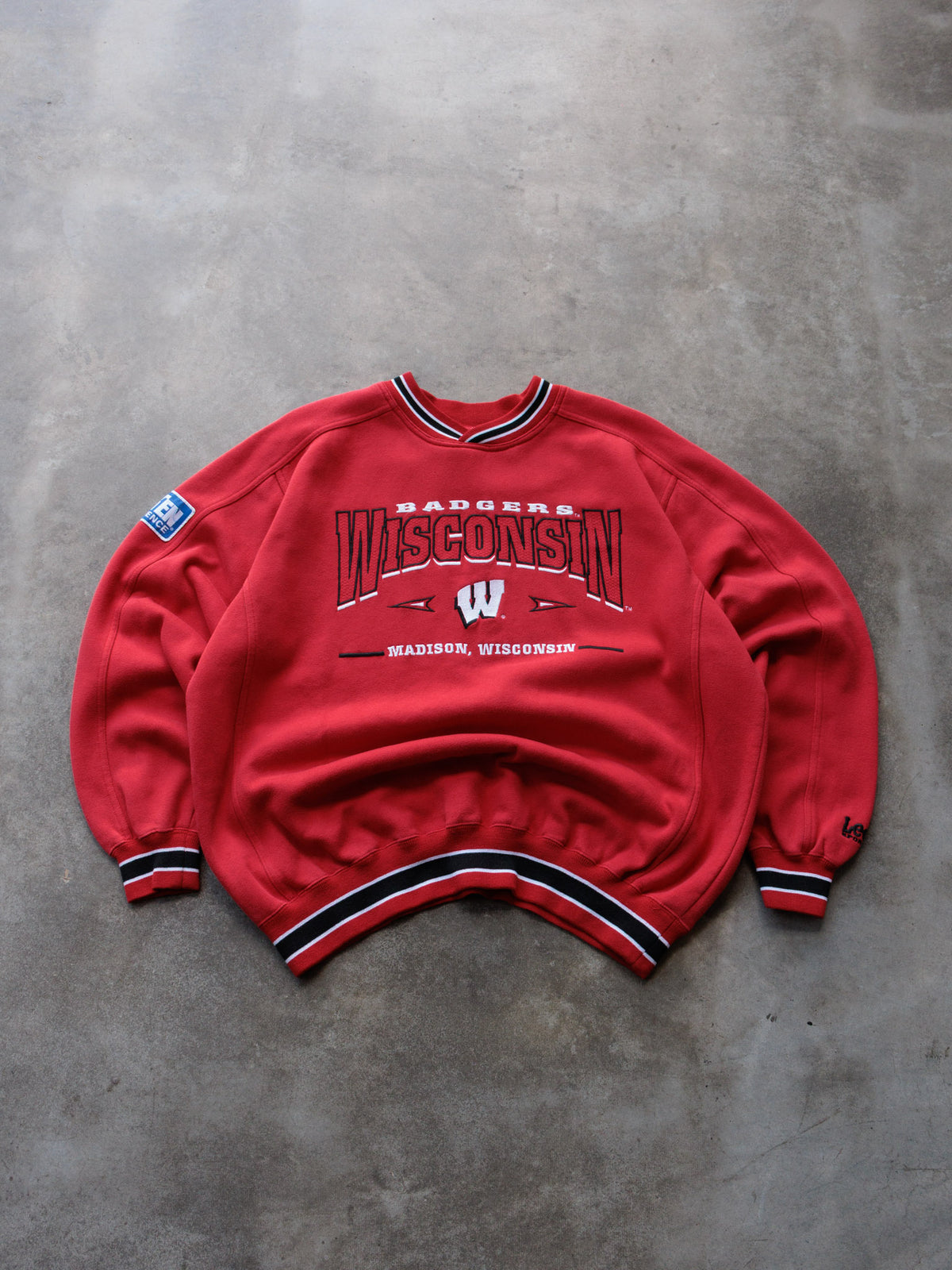 Vintage 90s Red Wisconsin Badgers Lee Sport Sweatshirt (-)