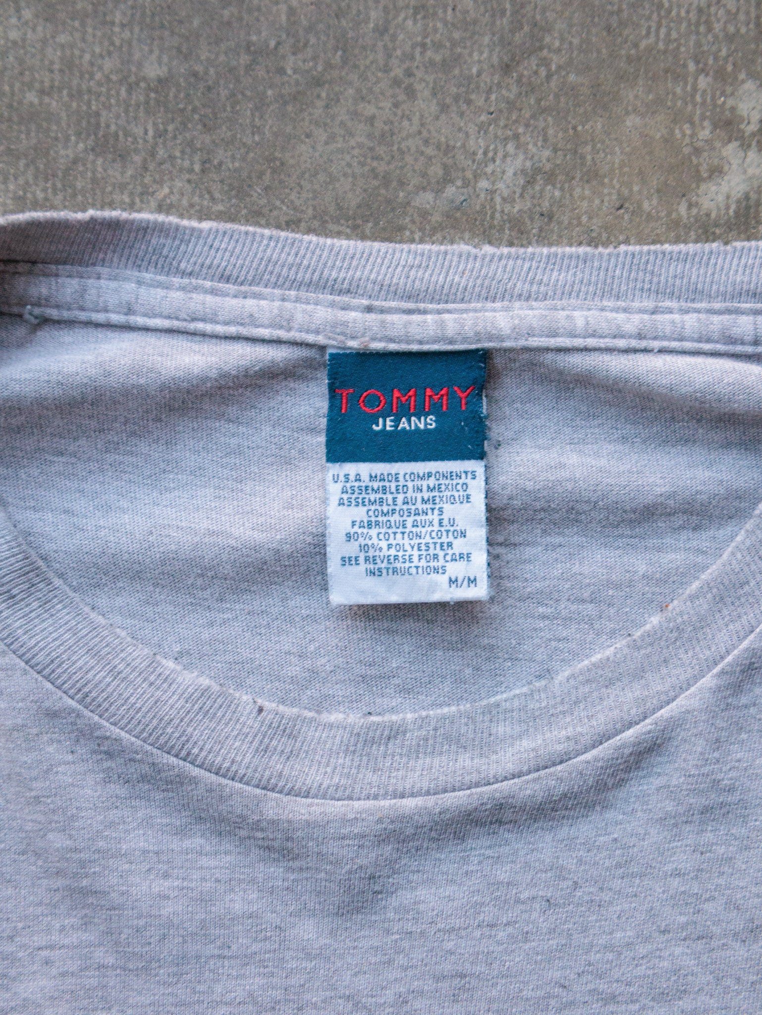 Vintage 90s Grey Tommy Hilfiger Tee (M)