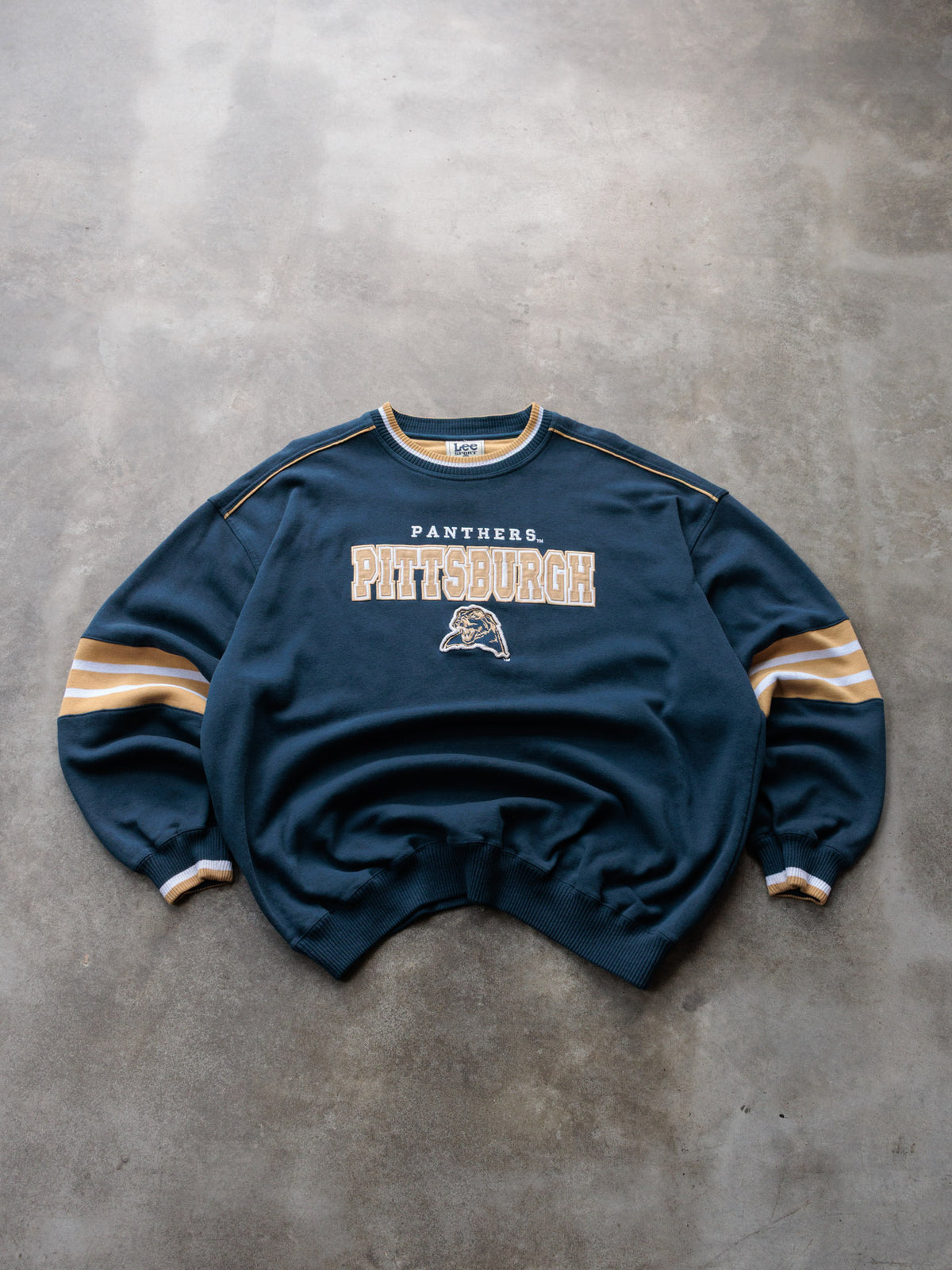 Vintage 90s Navy Lee Sport Pittsburgh Panthers Sweatshirt (2XL)