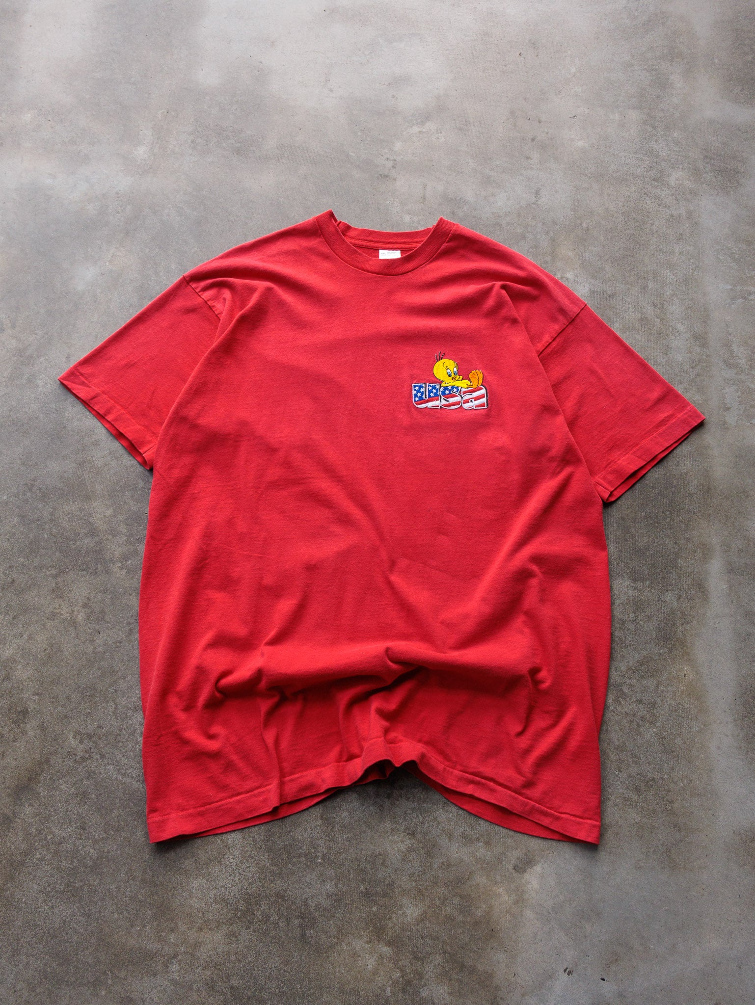 Vintage 1995 Fruit of the Loom Tweety Bird USA Tee (2XL)