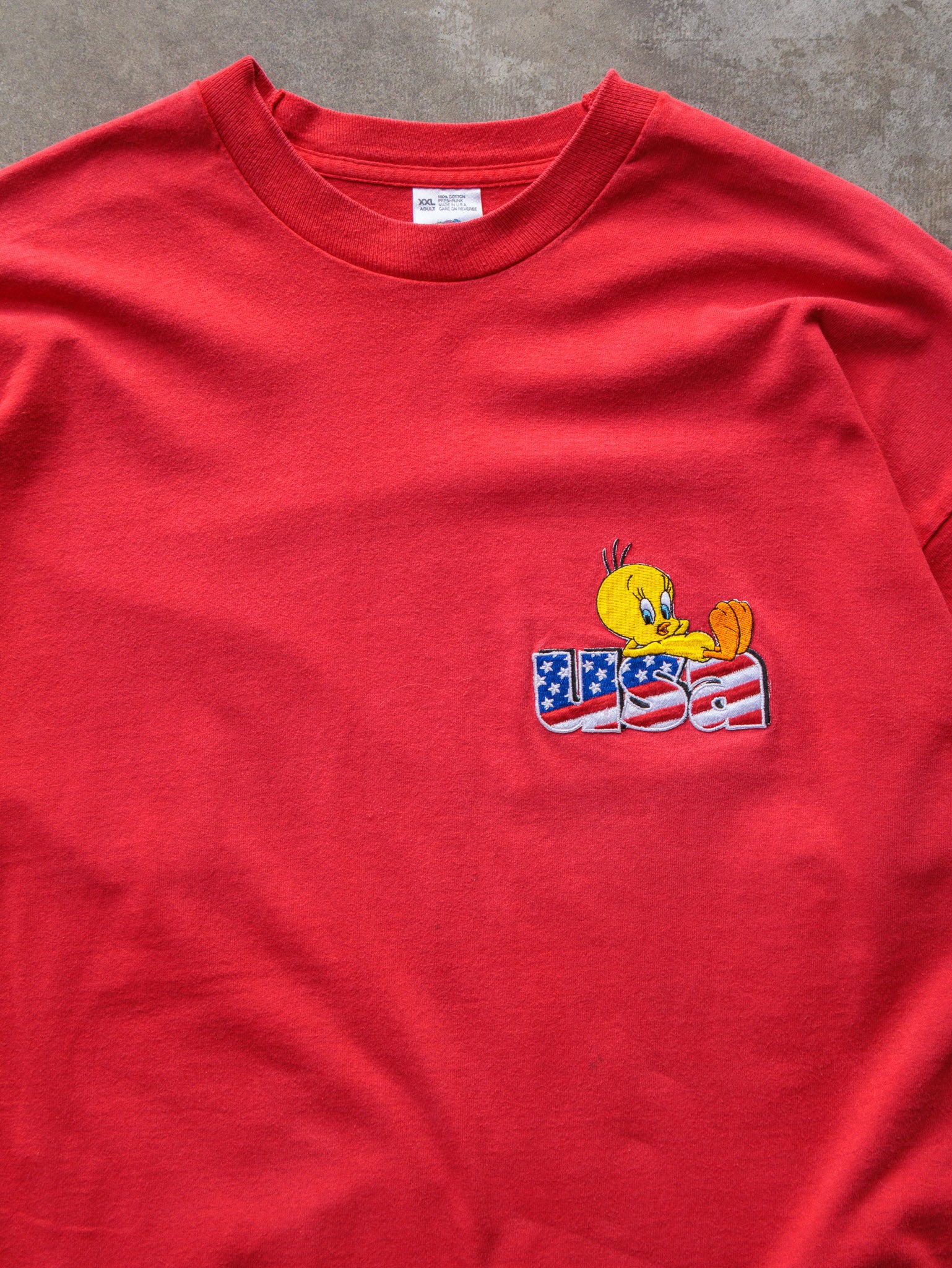 Vintage 1995 Fruit of the Loom Tweety Bird USA Tee (2XL)