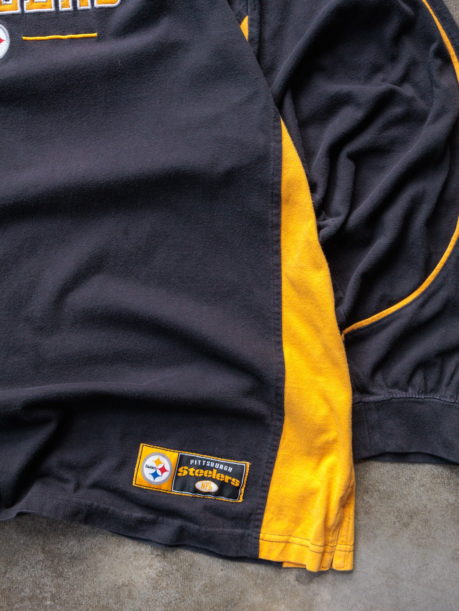 Vintage 00s Black & Yellow Pittsburgh Steelers Long Sleeve (2XL)