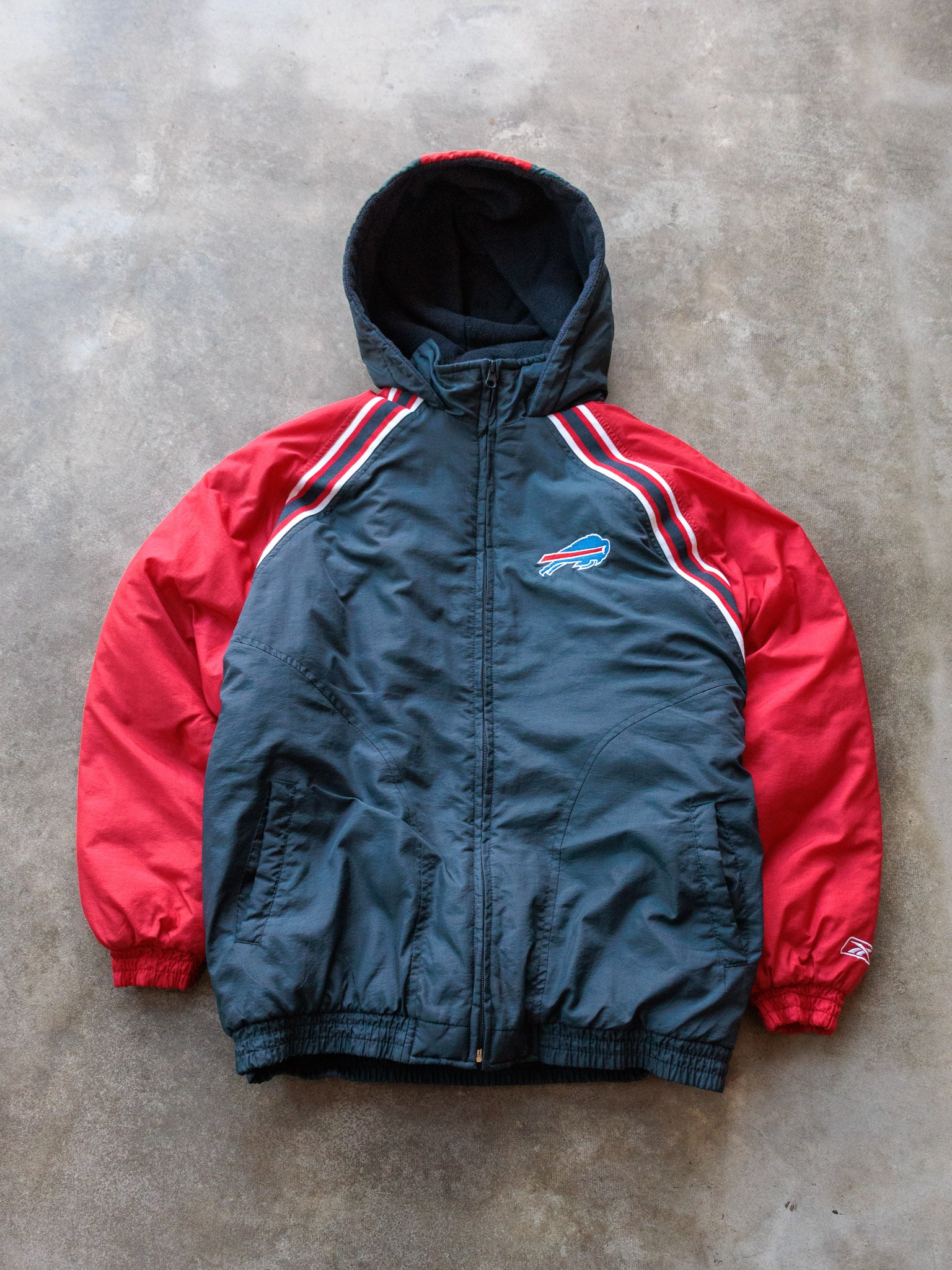 Vintage 00s Reebok Buffalo Bills Hooded Puffer Jacket (M)