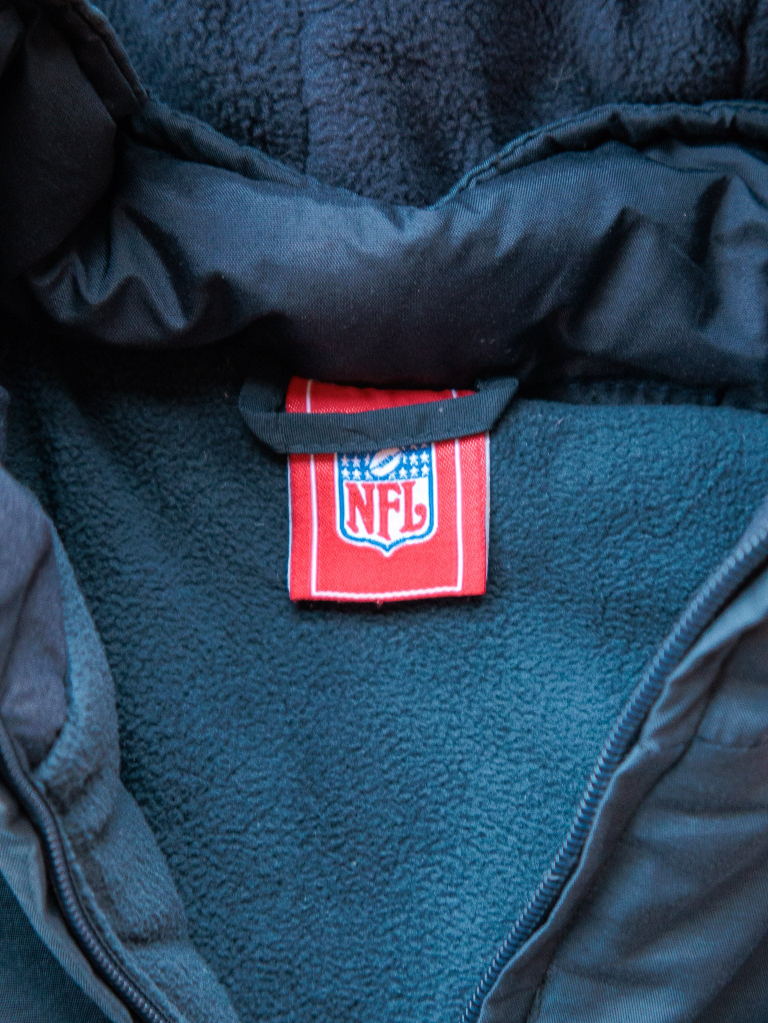 Vintage 00s Reebok Buffalo Bills Hooded Puffer Jacket (M)