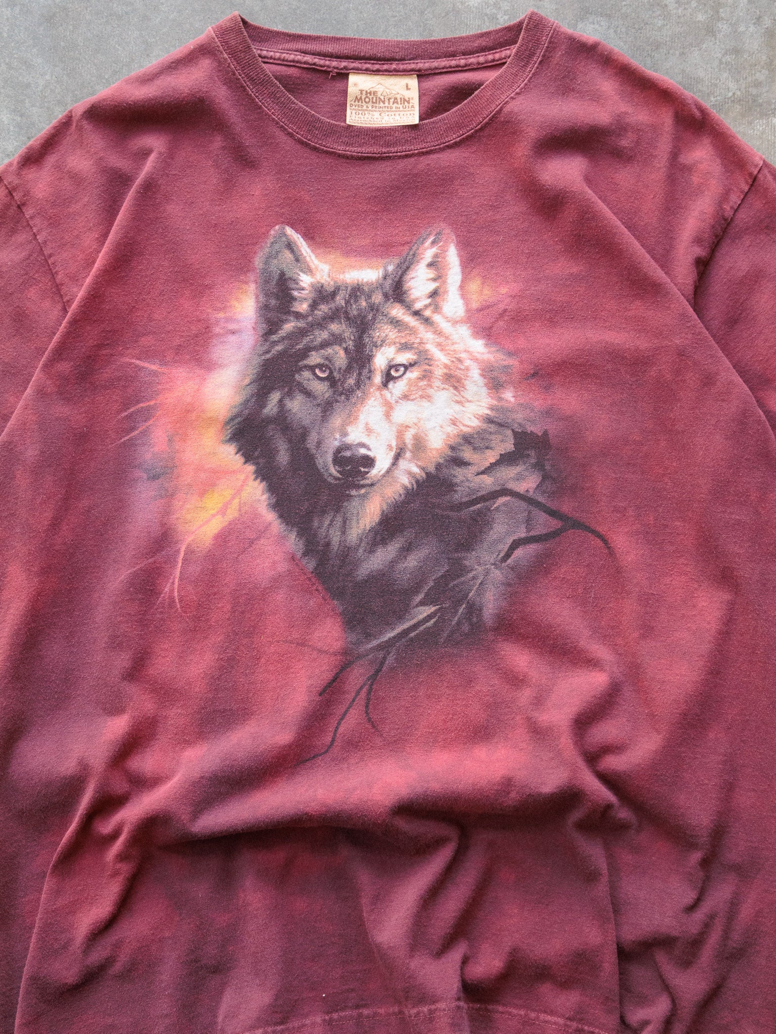 Vintage Burgundy Wolf Graphic Tee (L)