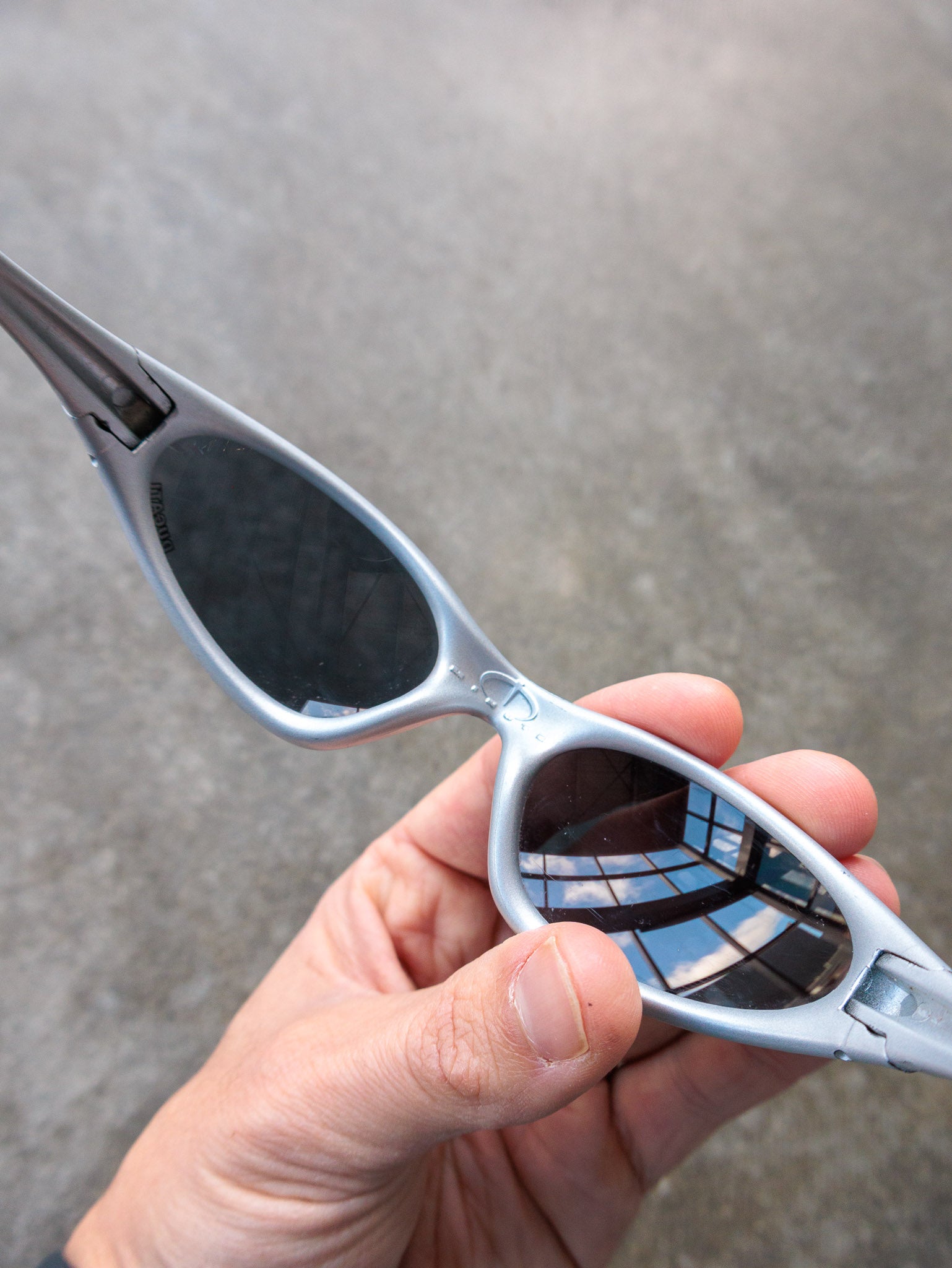 Vintage 2003 Silver Oakley Minute Gen 2 Ducati Sunglasses