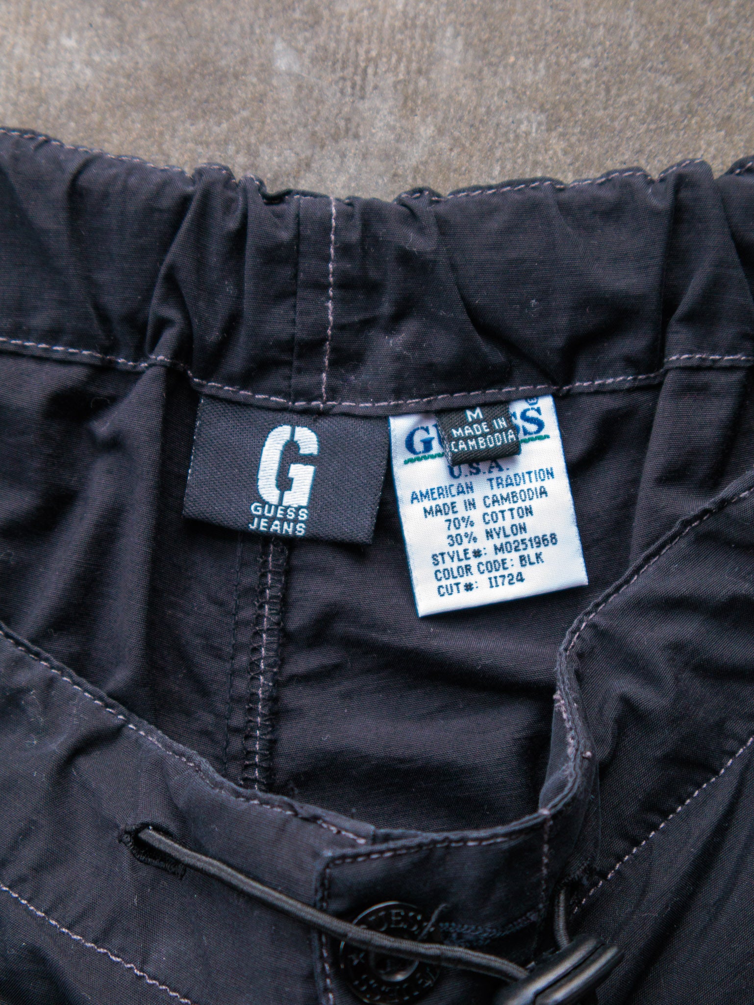 Vintage 00s Black Guess Cargo Shorts (M)