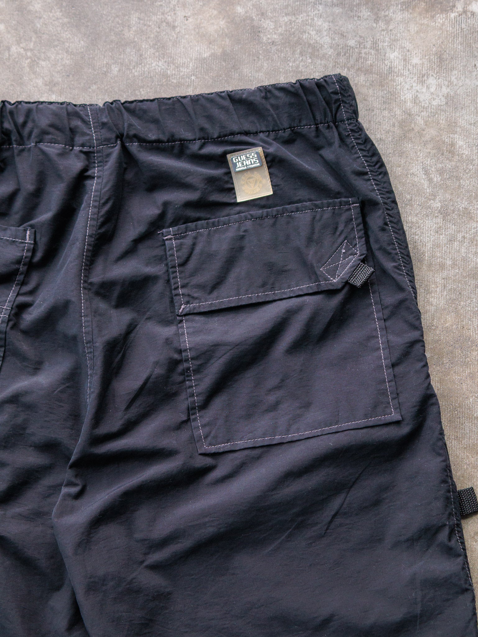 Vintage 00s Black Guess Cargo Shorts (M)