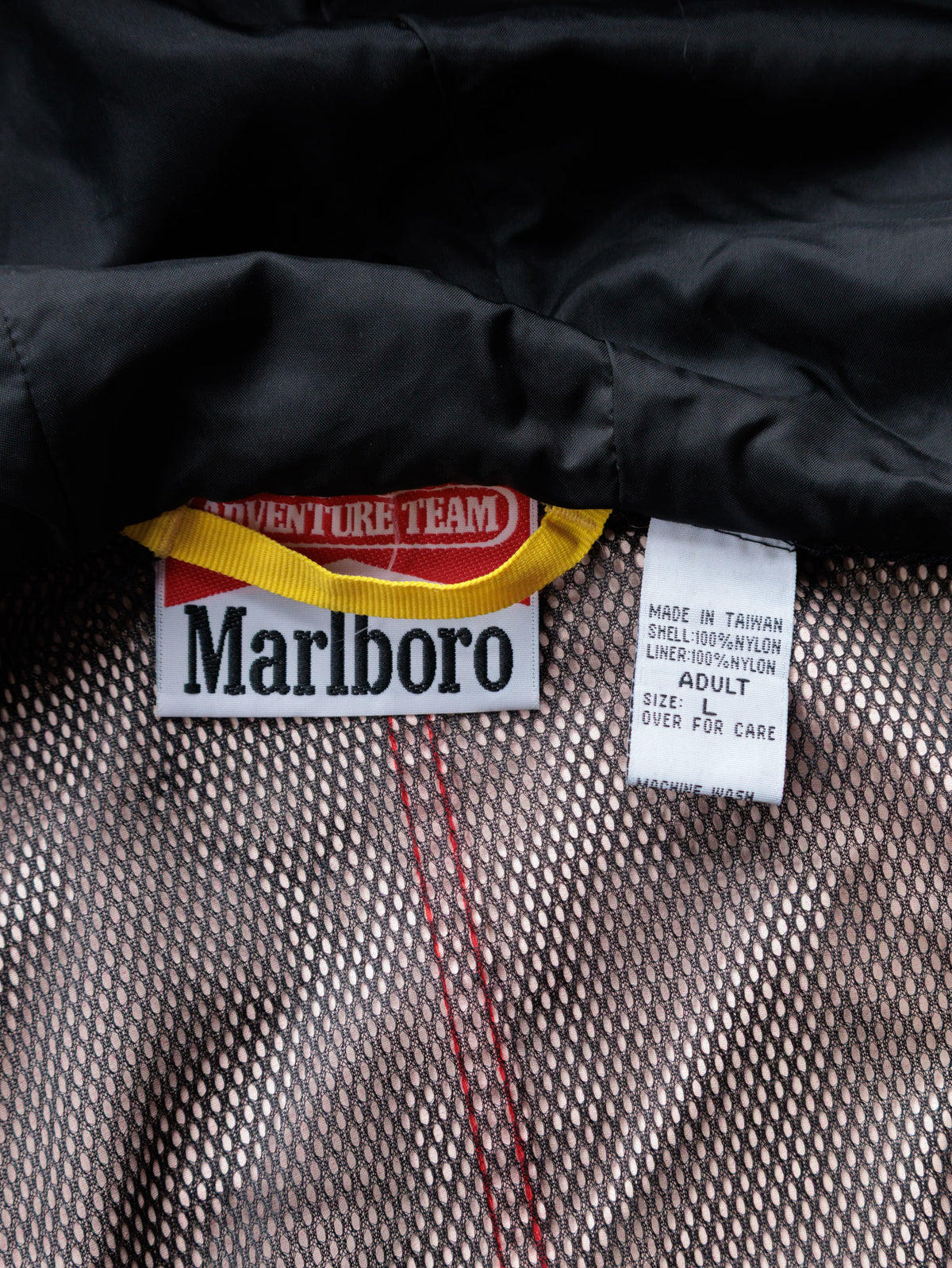Vintage 90s Red Marlboro Adventure Team Windbreaker (L)