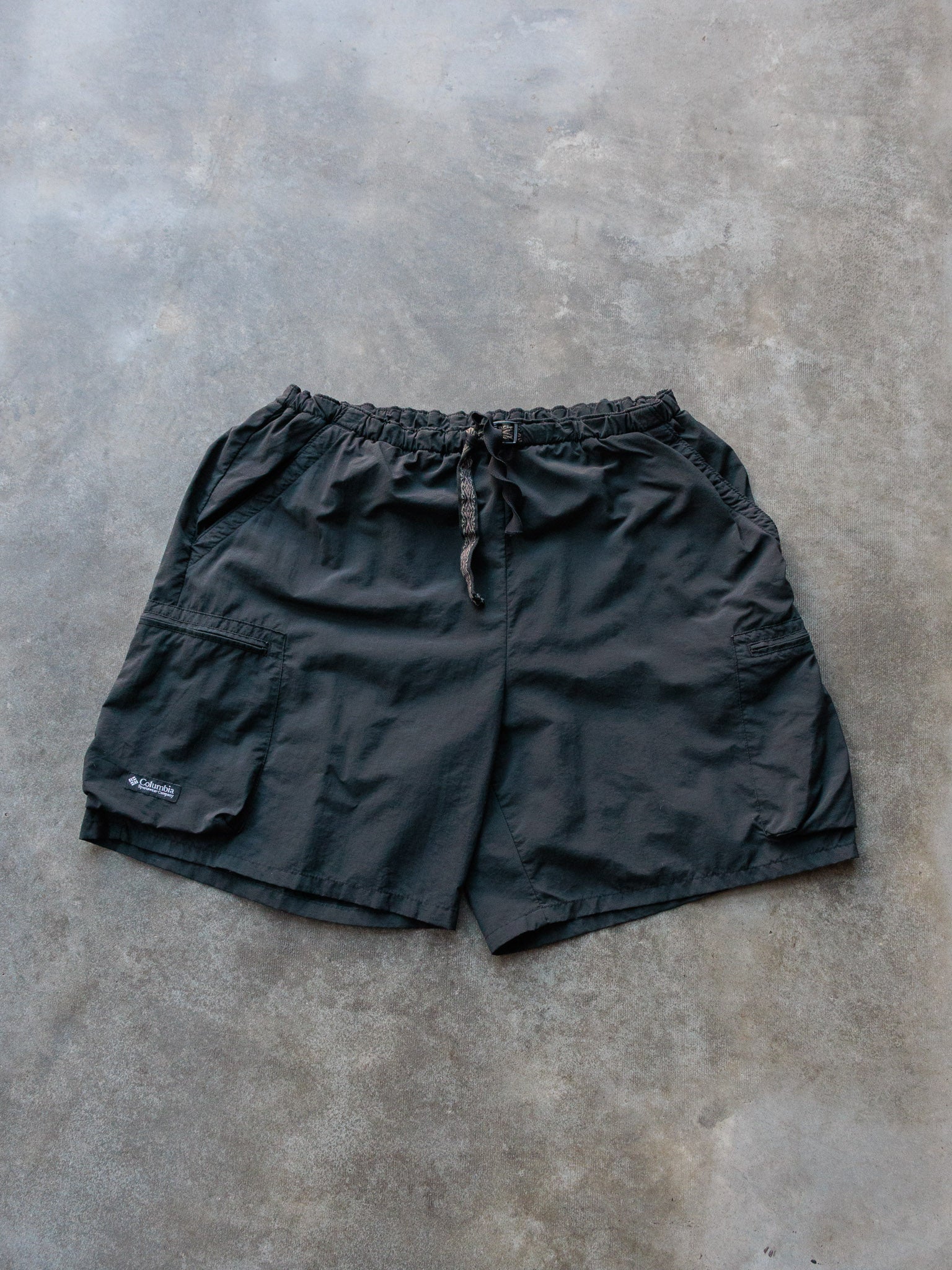 Vintage 2004 Black Columbia Cargo Shorts (XL)