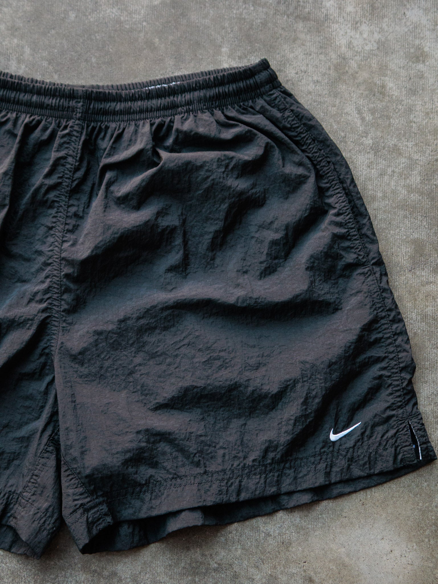 Vintage 00s Black Nike Shorts (12-14Y)