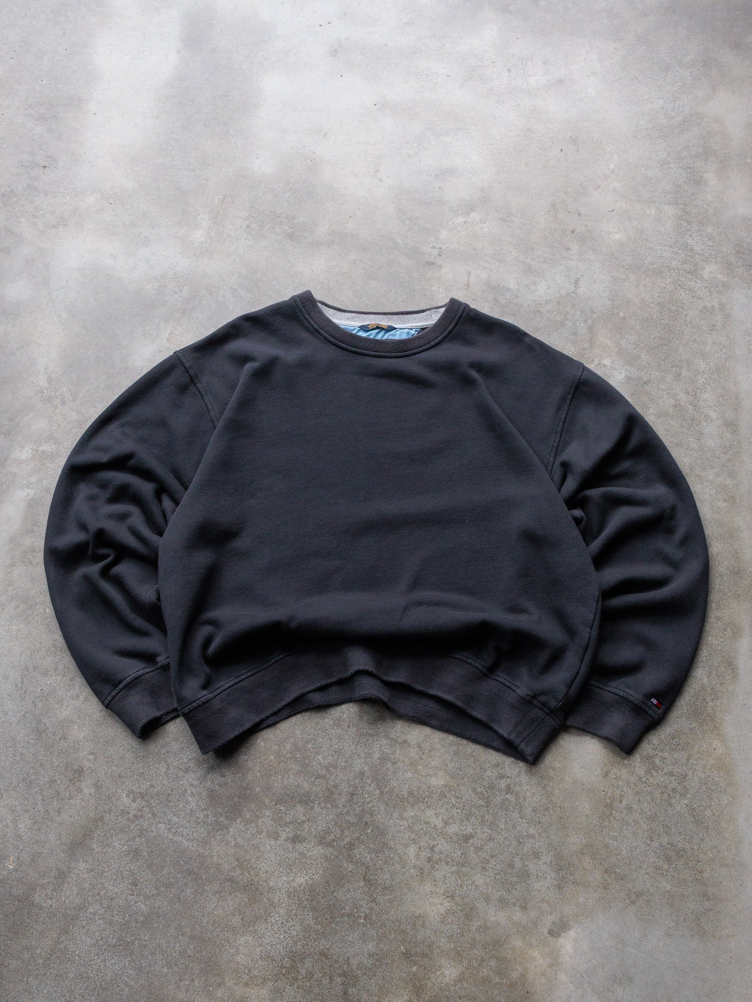 Vintage 90s Black Tommy Hilfiger Golf Sweatshirt (XL)