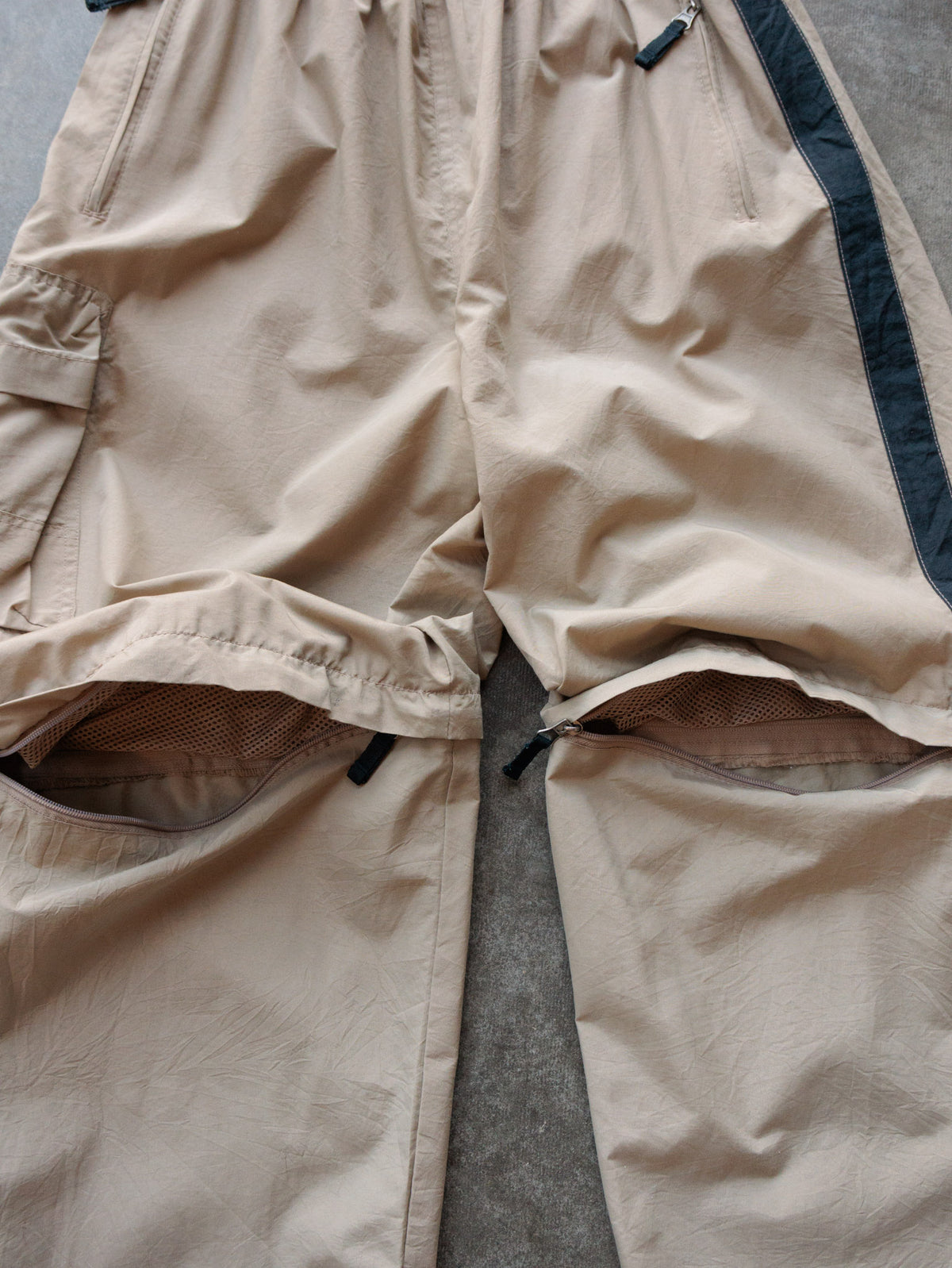 Vintage Beige Convertible Cargo Track Pants (M)