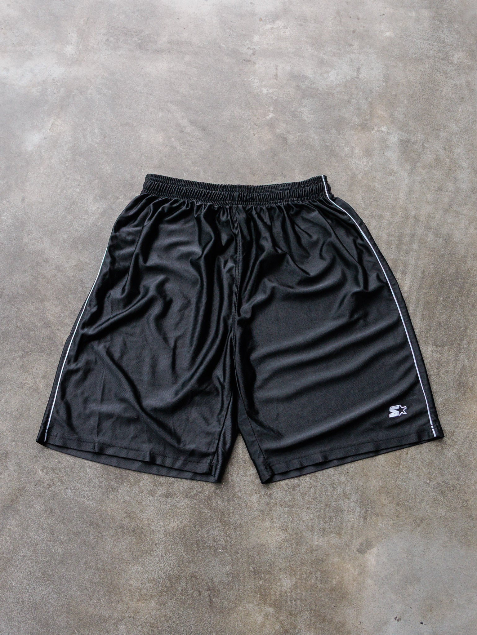 Vintage 00s Black Starter Basketball Shorts (M)