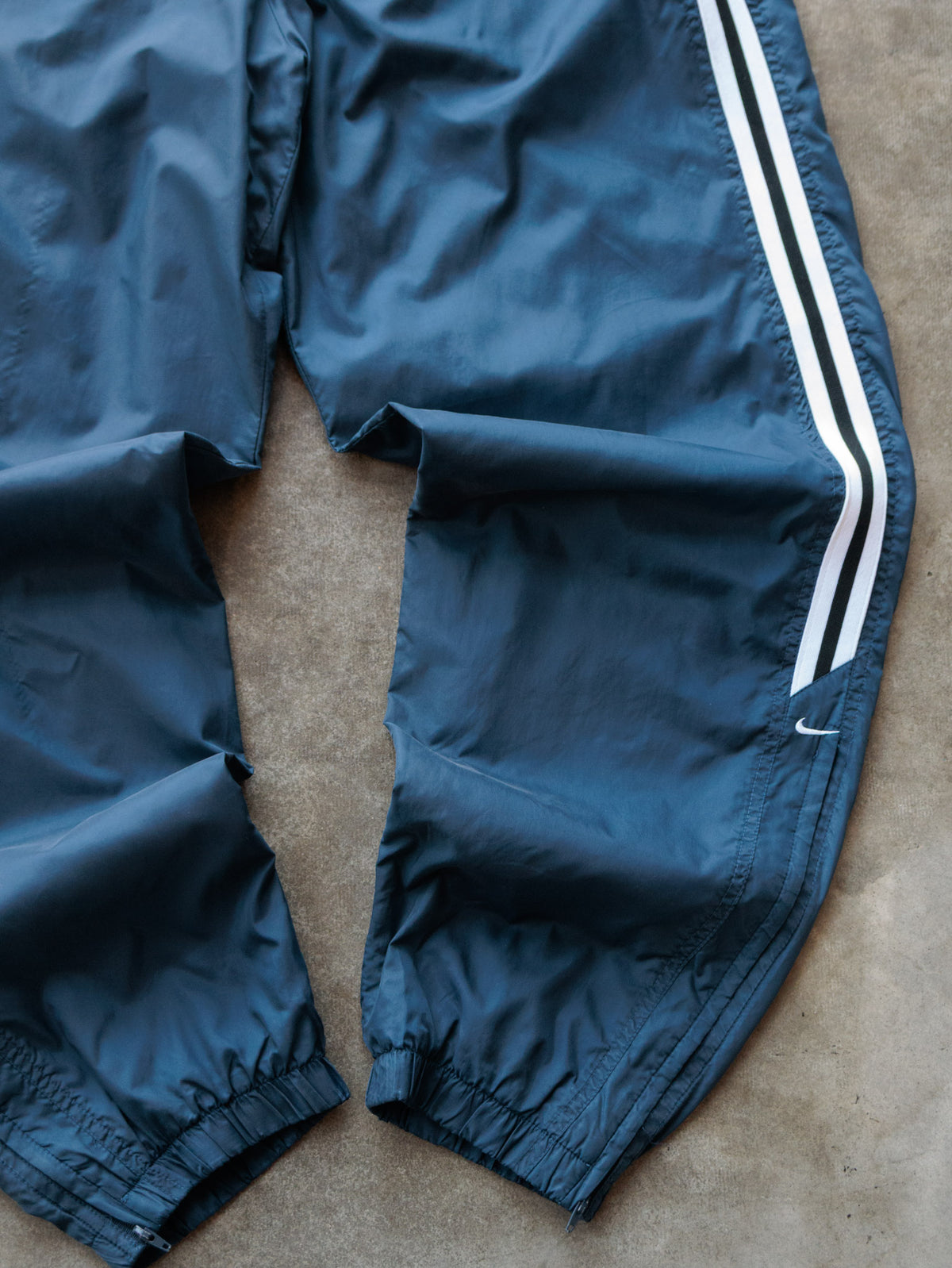 Vintage 00s Navy Nike Track Pants (L)