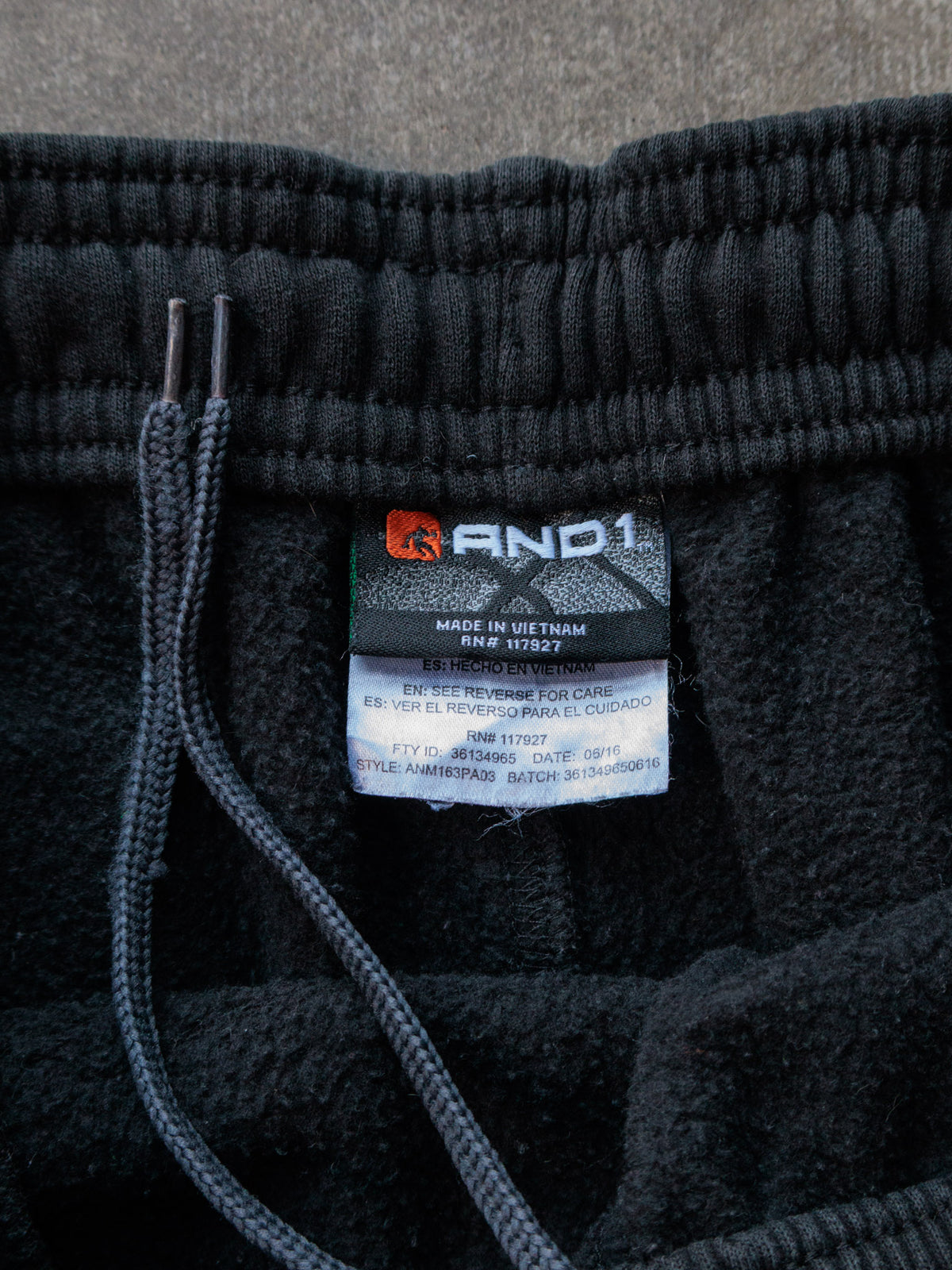 Vintage Black AND1 Cargo Sweatpants (M)
