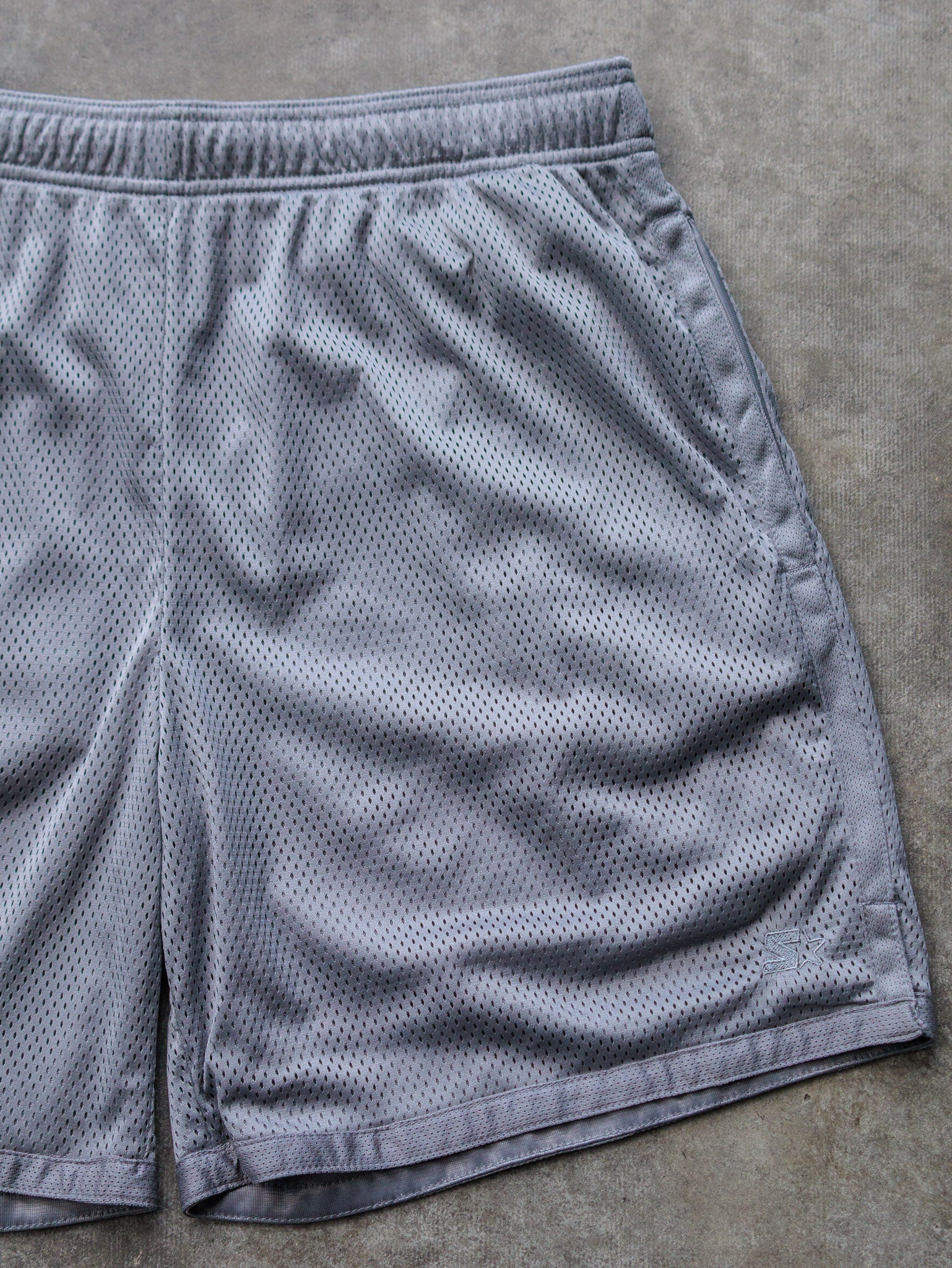 Vintage 00s Grey Starter Basketball Shorts (L)