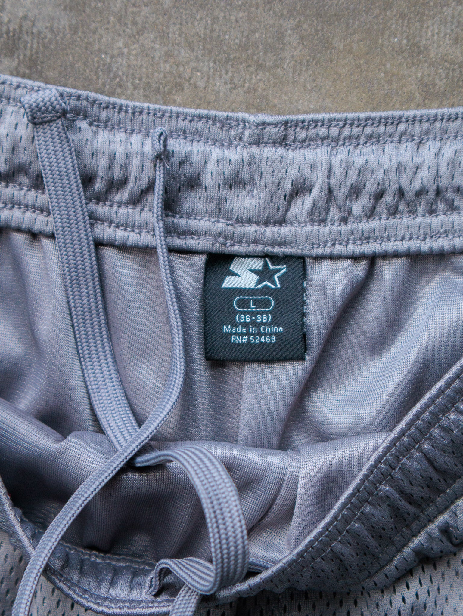 Vintage 00s Grey Starter Basketball Shorts (L)