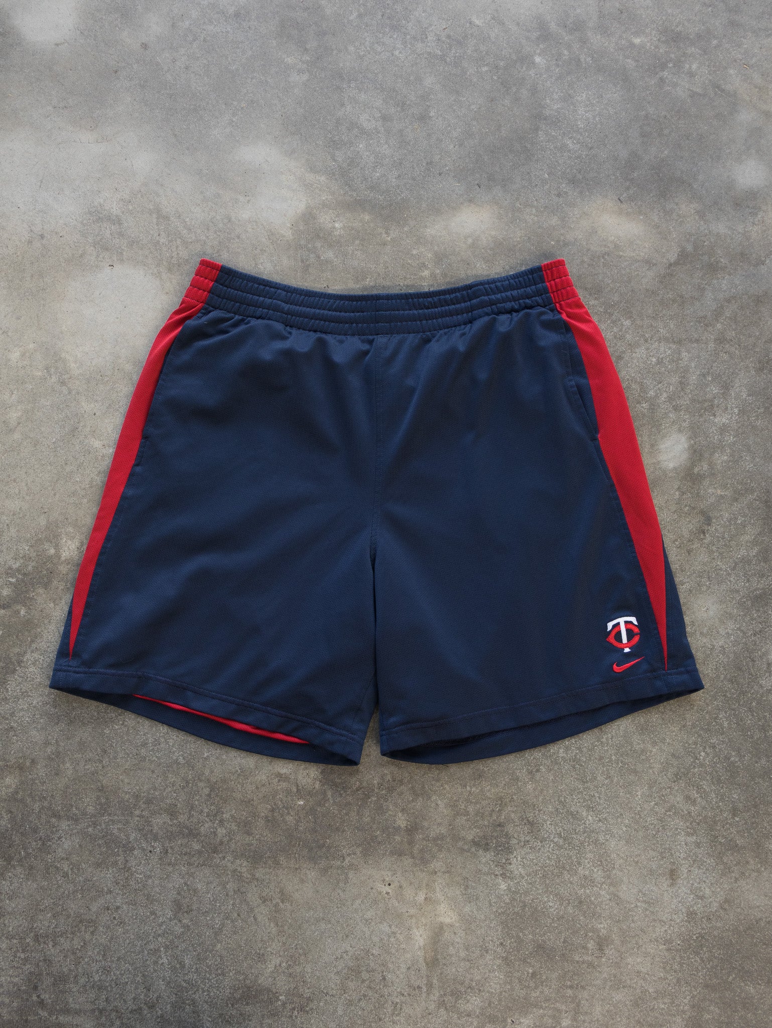 Vintage Navy Nike Minnesota Twins Shorts (L)