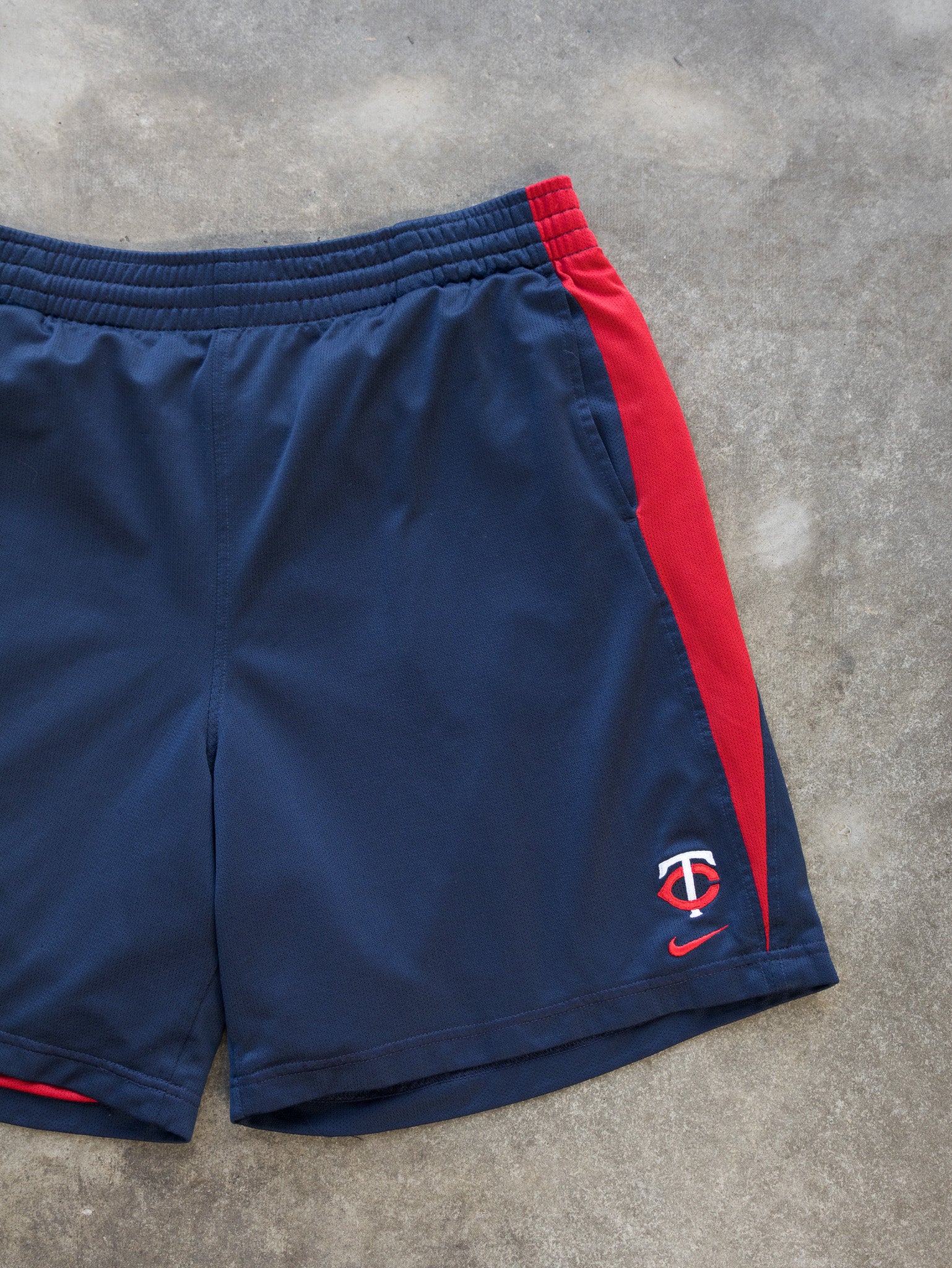 Vintage Navy Nike Minnesota Twins Shorts (L)