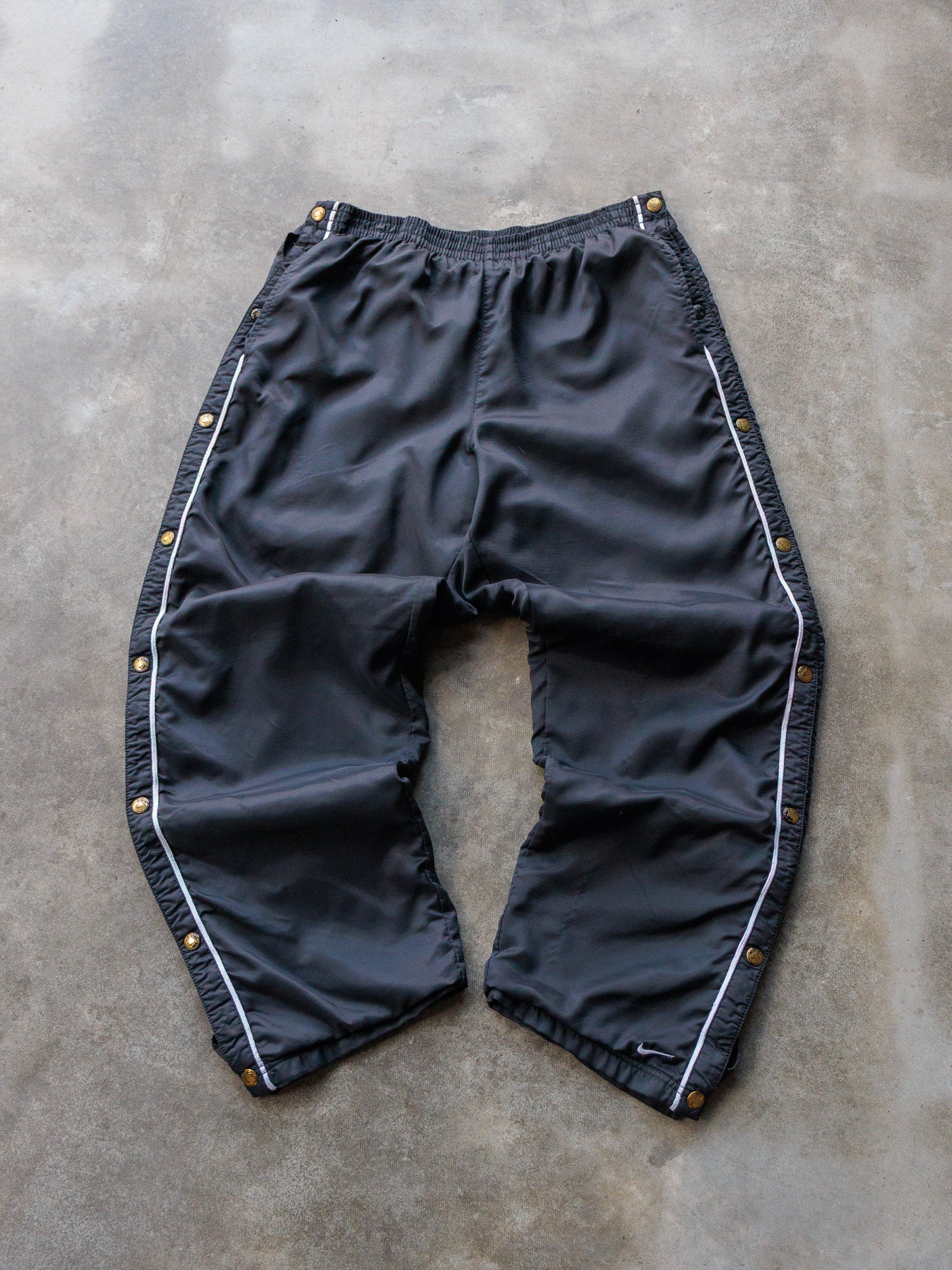 Vintage 90s Black Nike Fleece Lined Tearaway Pants (L)