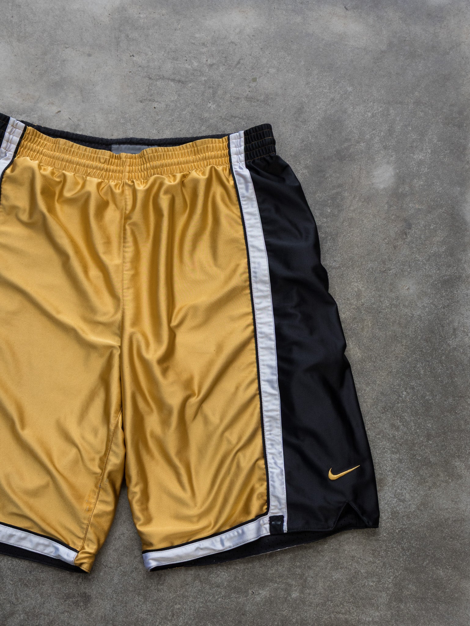 Vintage Reversible Nike Shorts (XL)