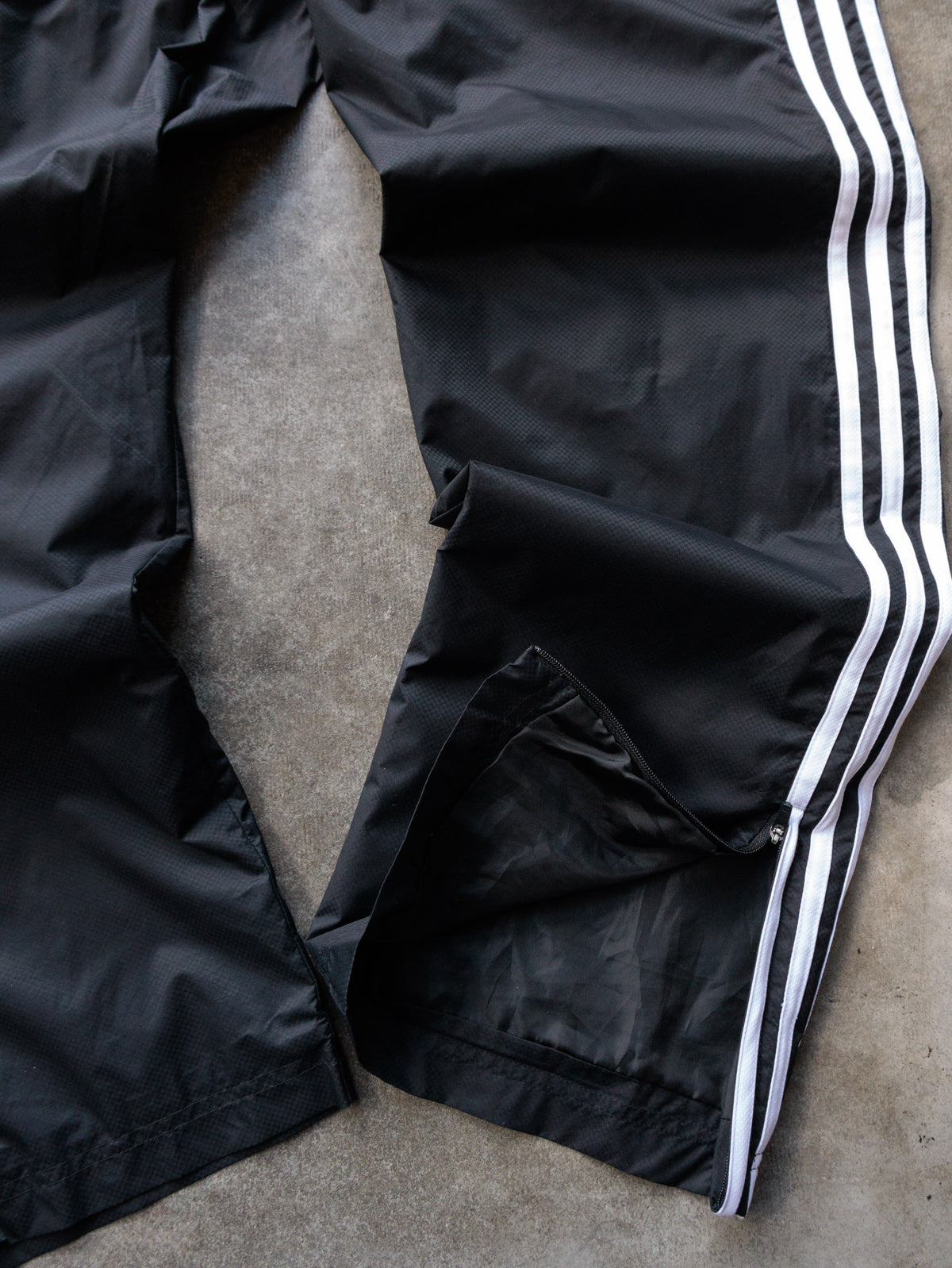 Vintage Black Adidas Track Pants (-)