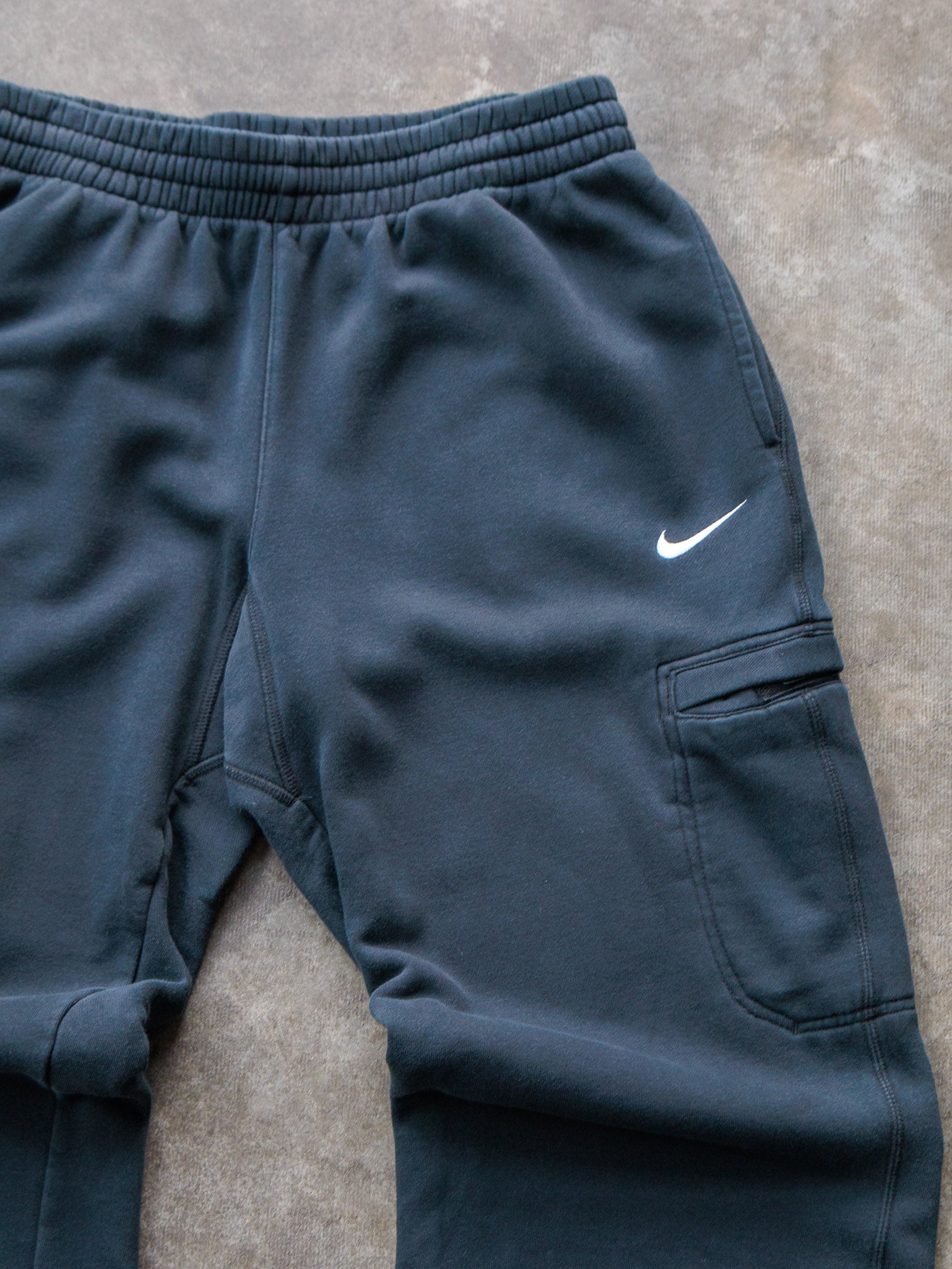 Vintage Black Nike Cargo Sweatpants (L)