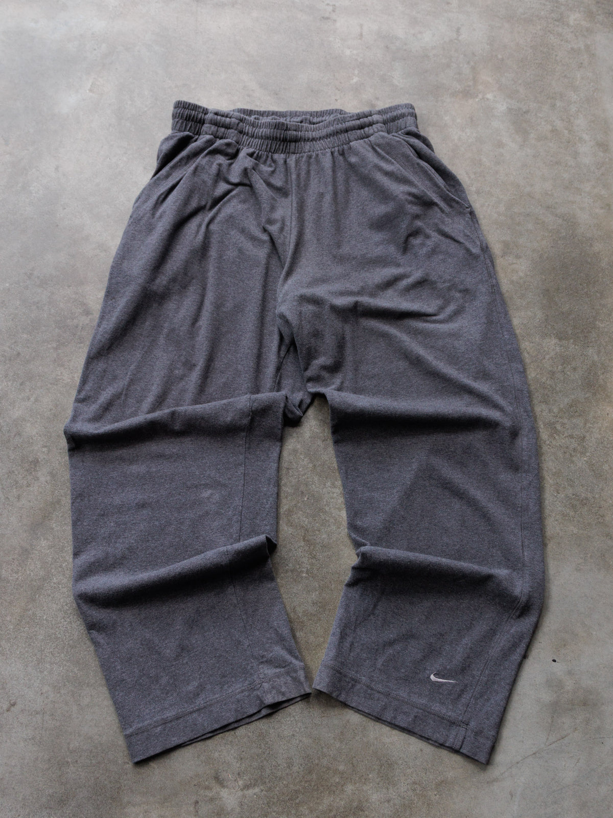 Vintage 00s Grey Nike Sweatpants (L)