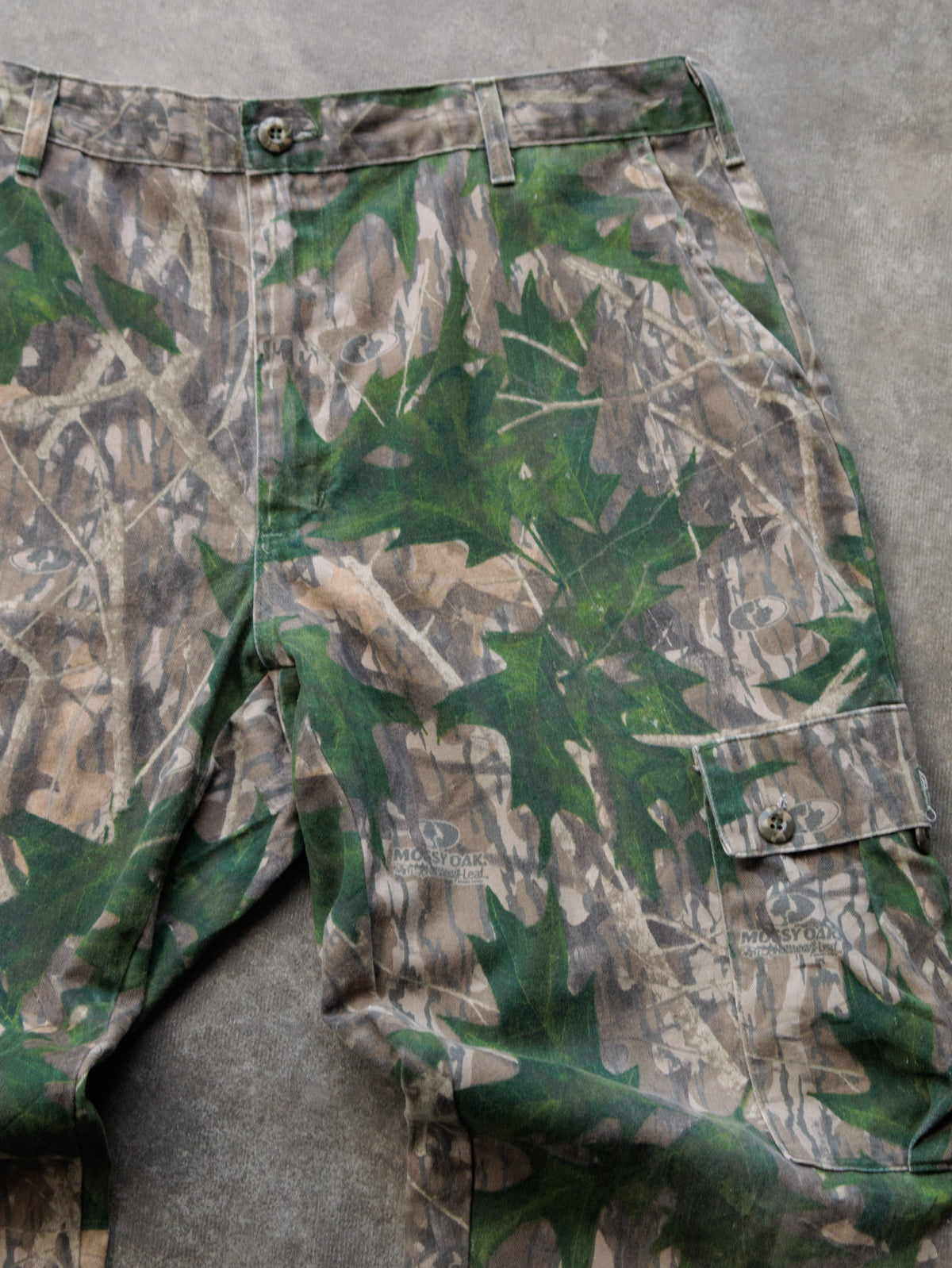 Vintage 90s Green Camo Mossy Oak Cargo Pants (L)