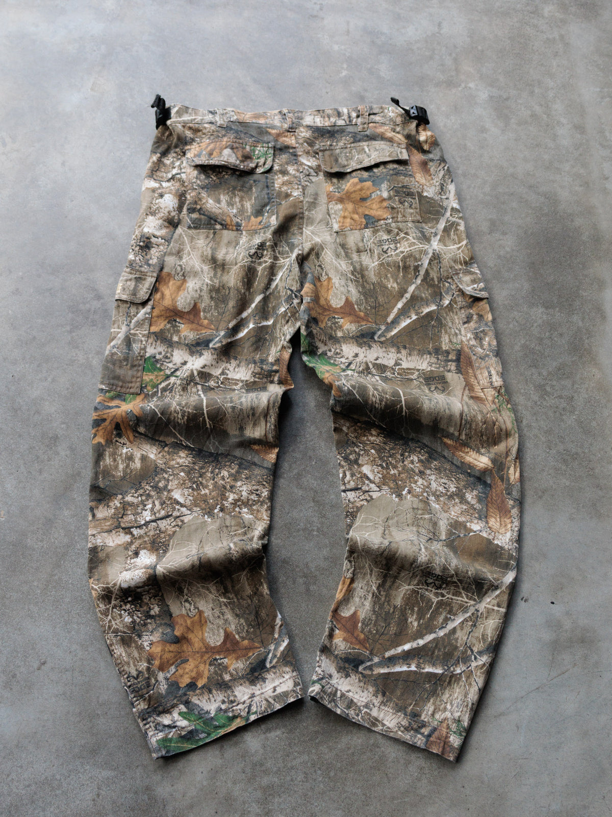 Vintage Brown Realtree Edge Camo Duke + Boone Cargo Pants (L)