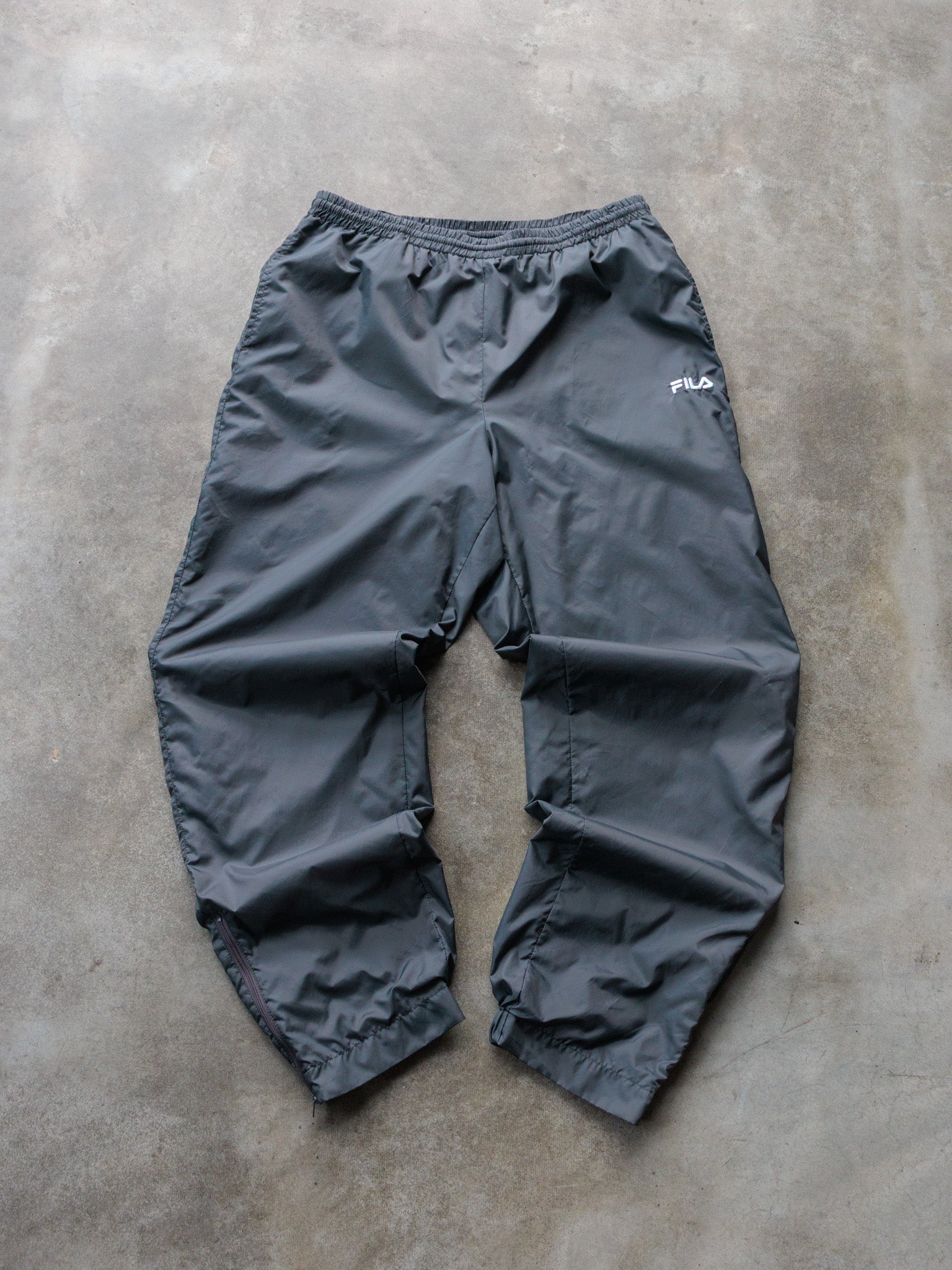 Vintage 00s Grey Fila Track Pants (L)
