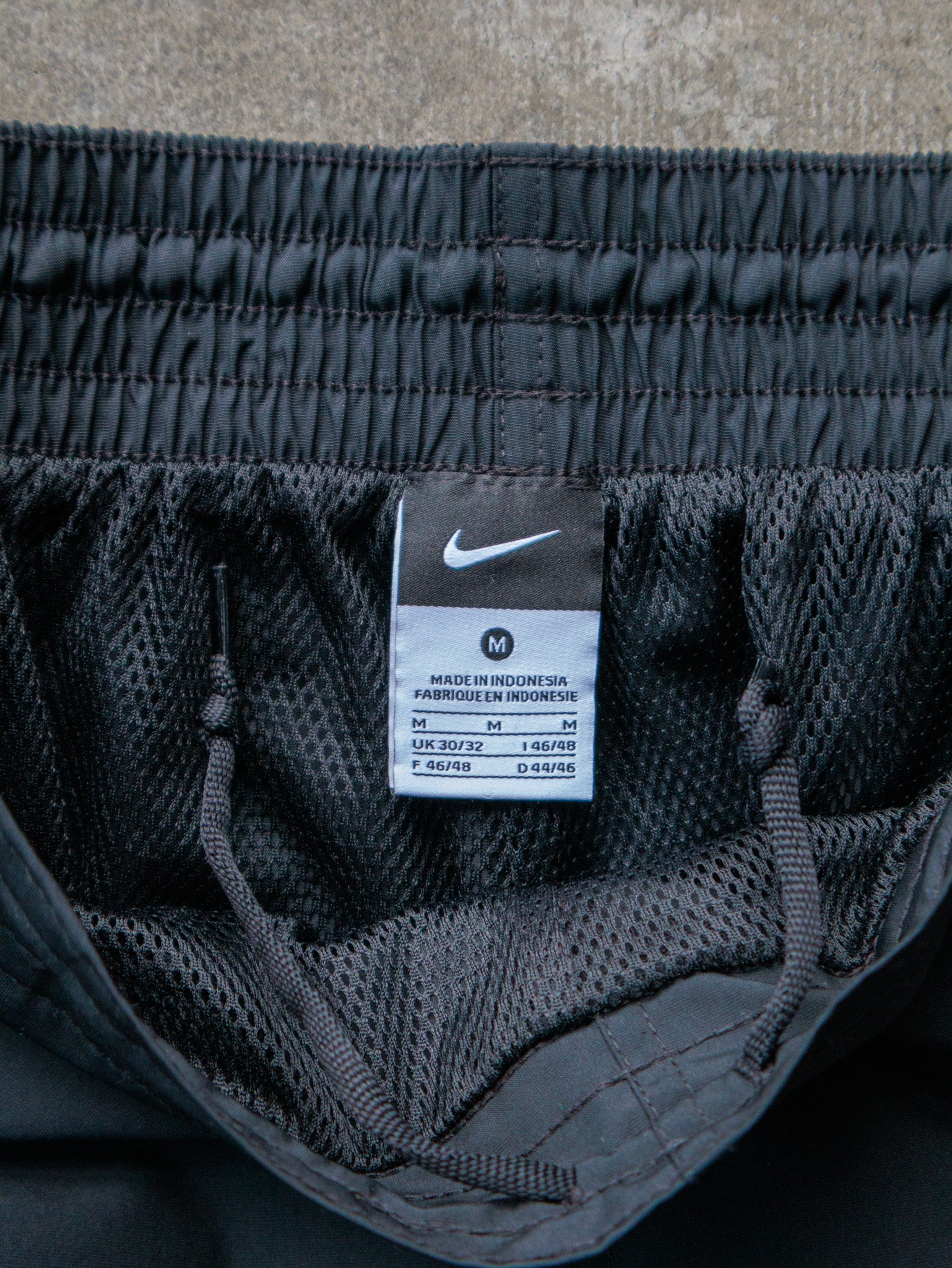 Vintage 00s Black Nike Track Pants (M)