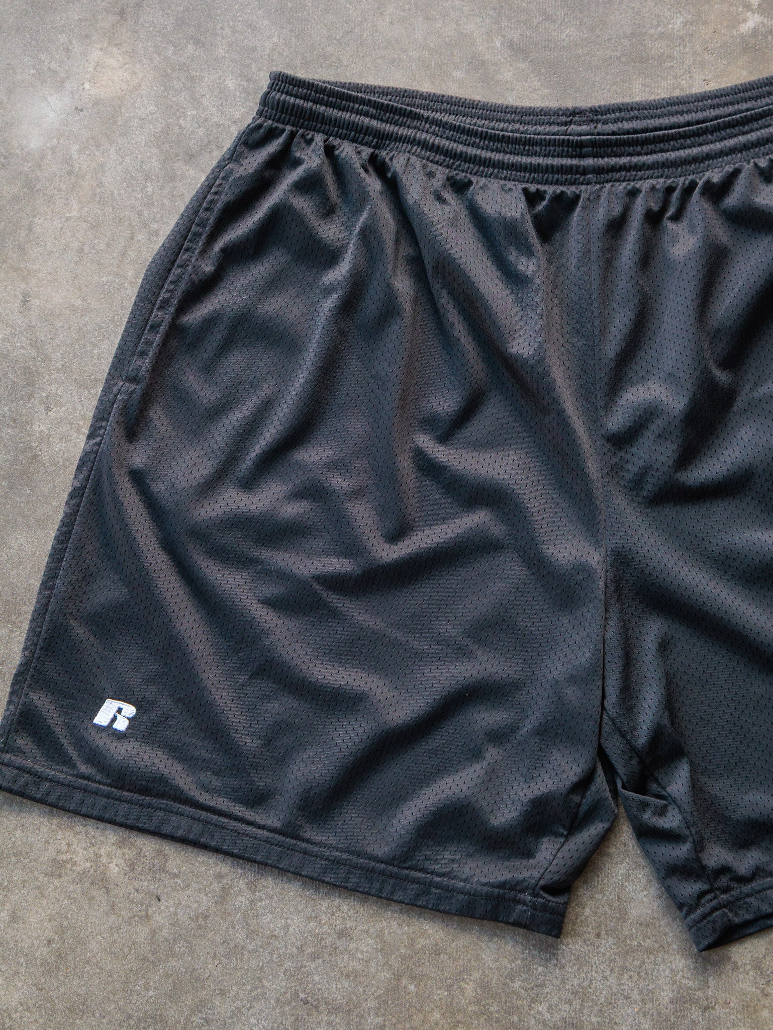 Vintage 00s Black Russell Athletic Mesh Shorts (L)