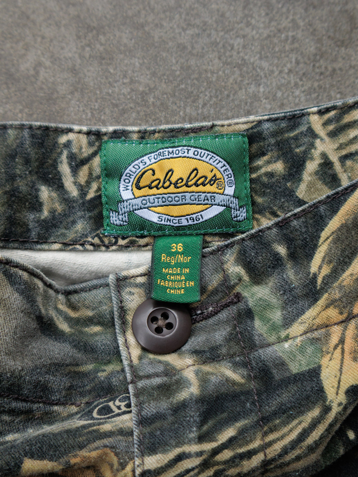 Vintage 00s Green Seclusion 3D Camo Cabela's Cargo Pants (W36)