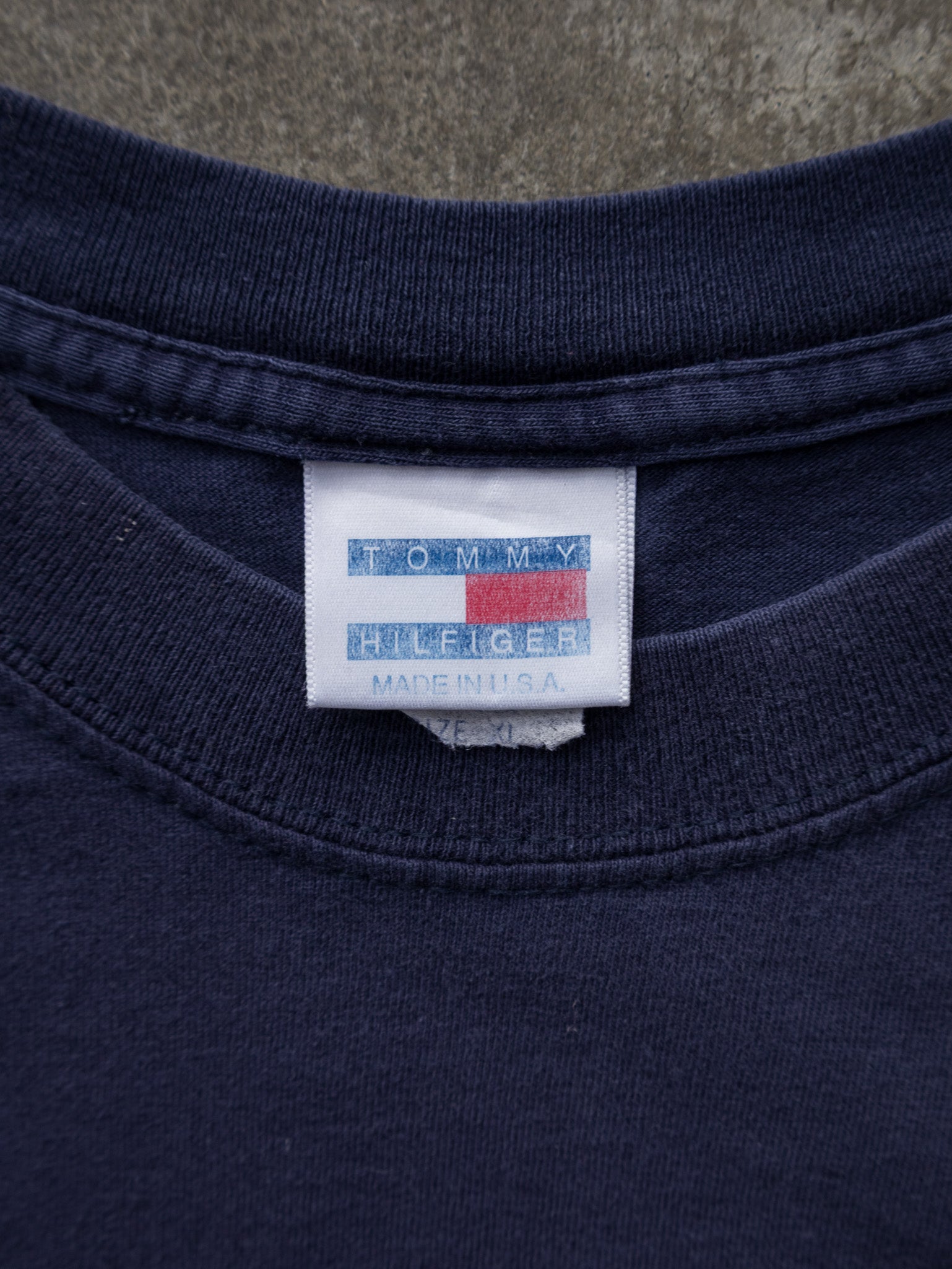 Vintage 90s Navy Tommy Hilfiger Tee (XL)