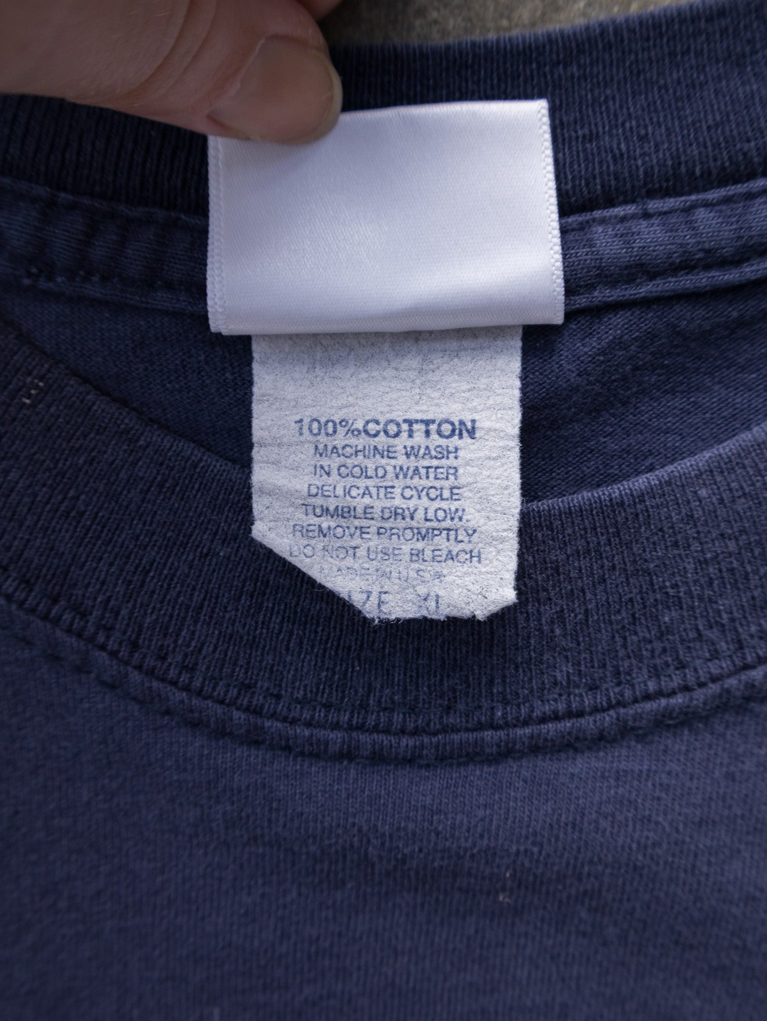 Vintage 90s Navy Tommy Hilfiger Tee (XL)